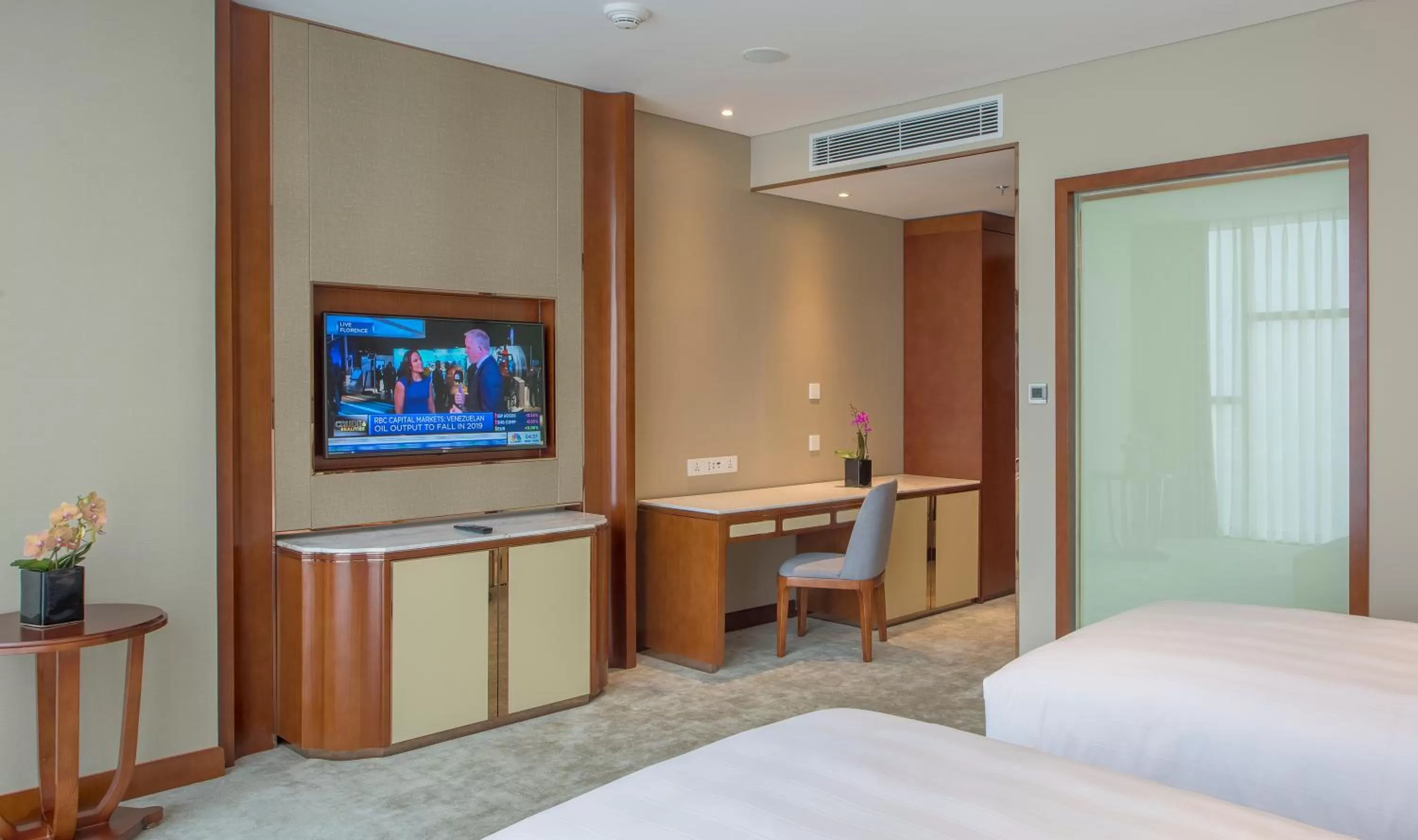 Premier Twin Room - Non-Smoking in Wyndham Garden Hanoi