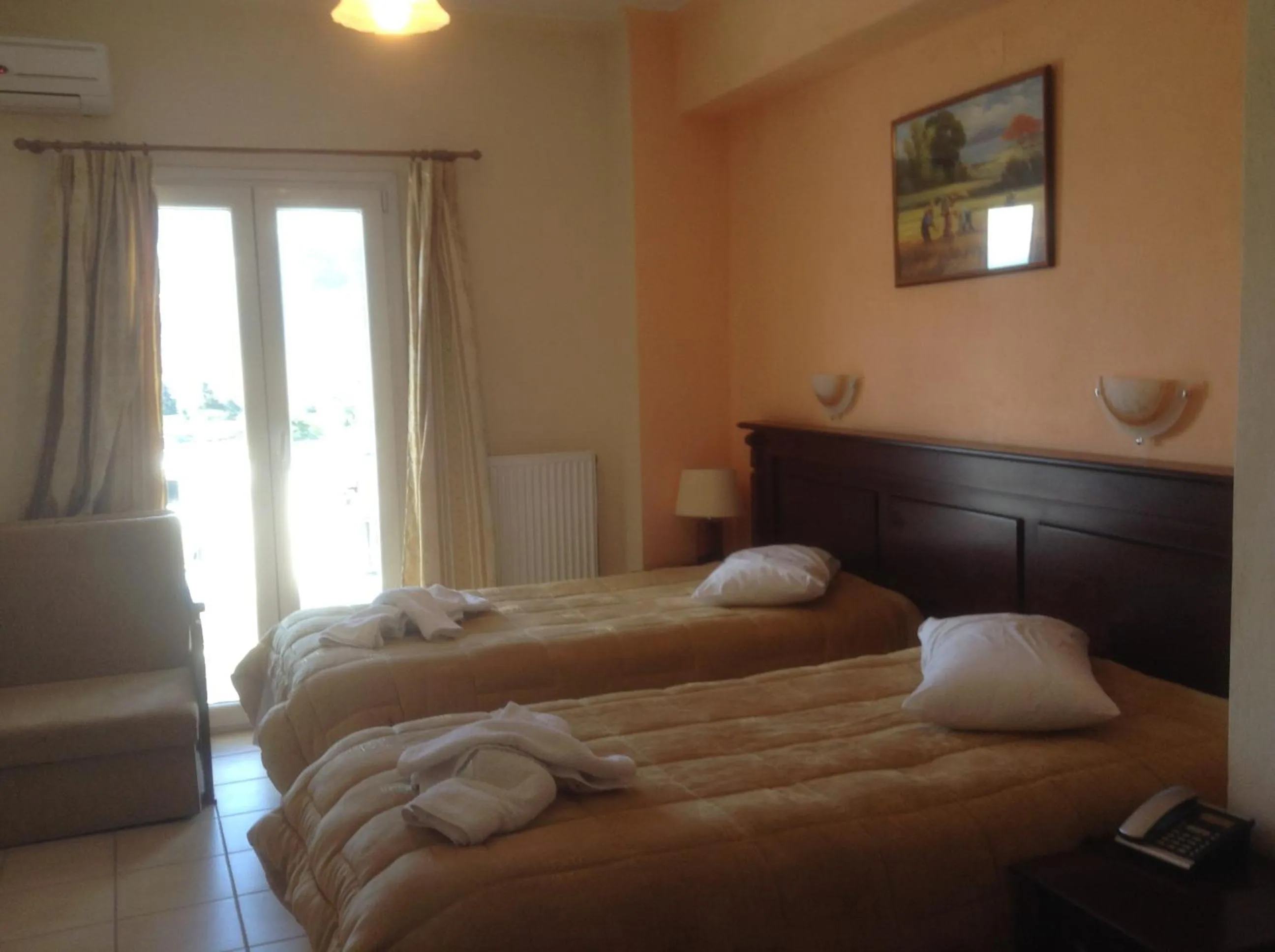 Double or Twin Room in Hotel Kosta Famissi