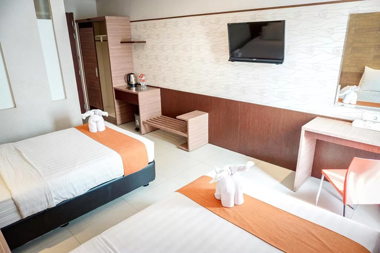 Deluxe Twin Room in Andelir Hotel Simpang Lima Semarang