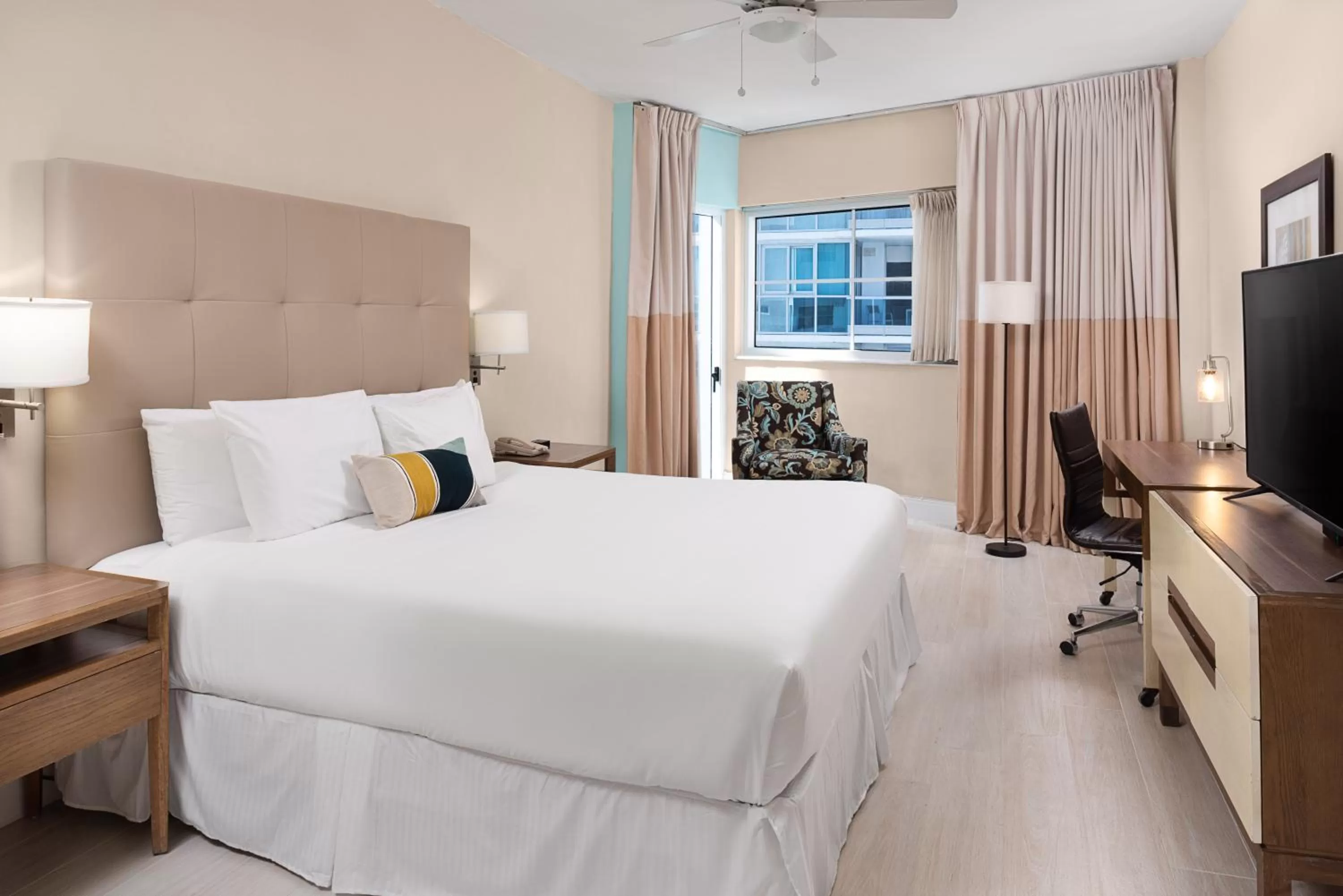 Deluxe Partial Ocean View King in Sherry Frontenac Oceanfront