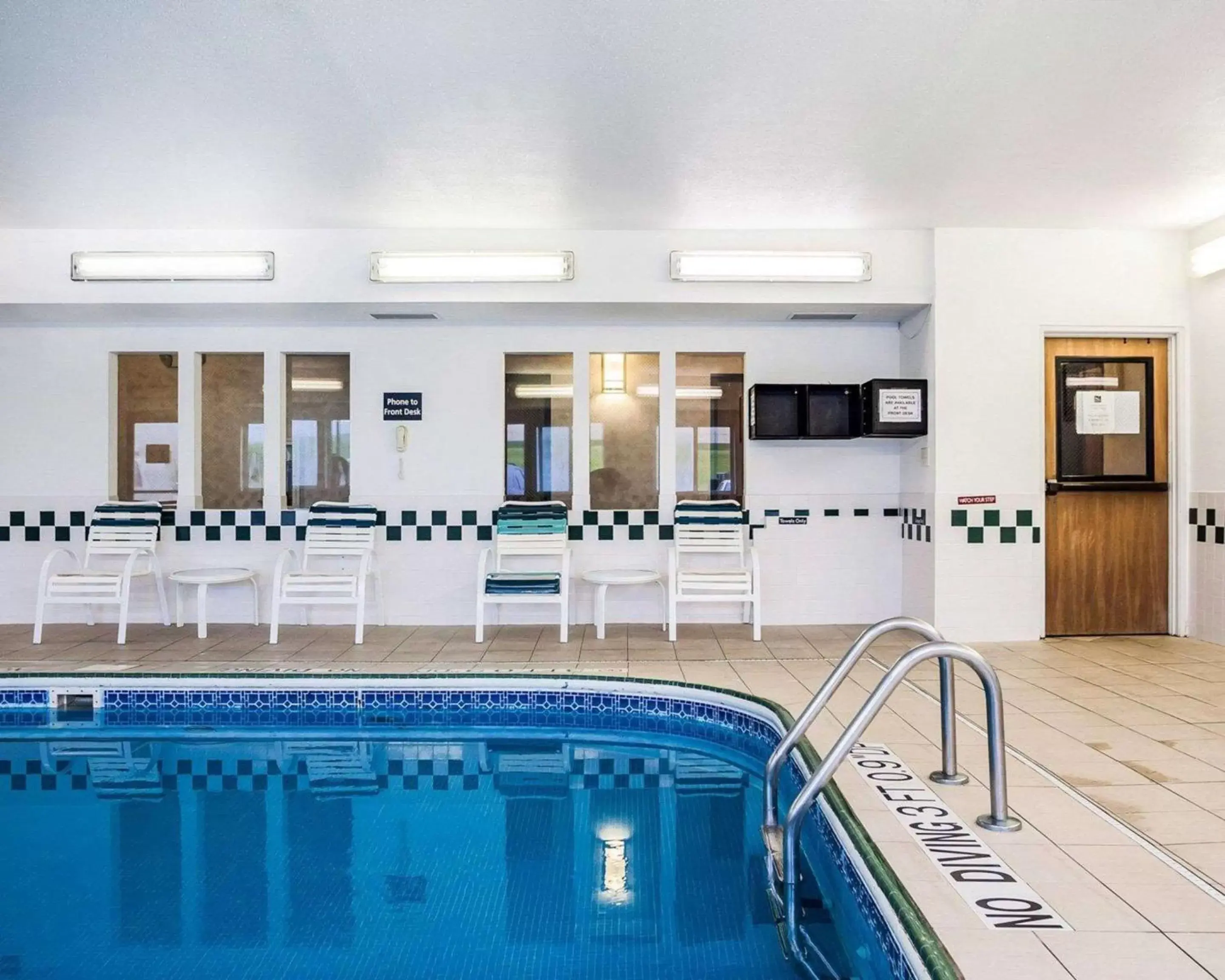 Quality Inn & Suites Des Moines Airport Quality Inn & Suites Des Moines Airport