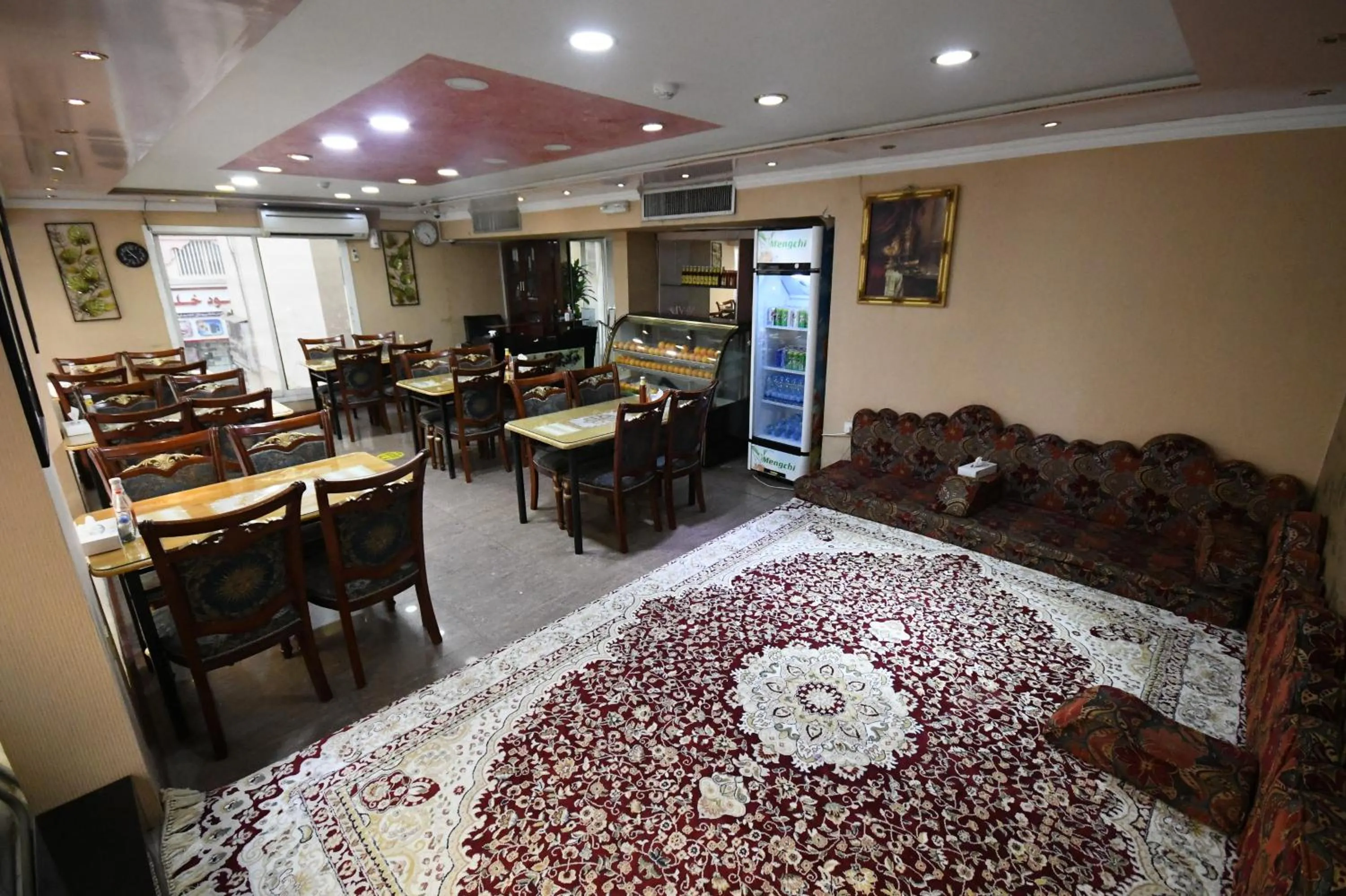 Maaeen Hotel