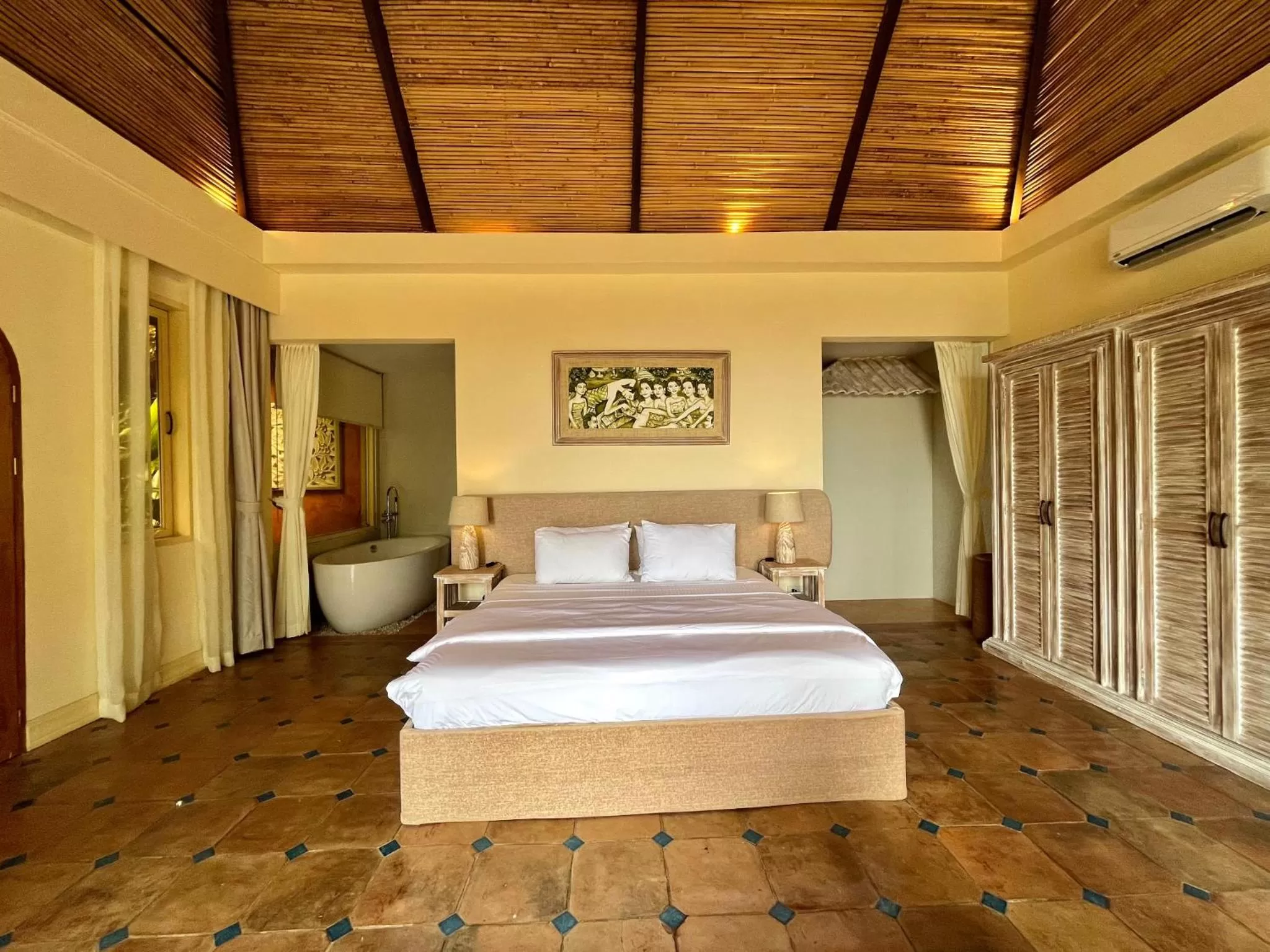 Executive Suite in Coco Grove Beach Resort, Siquijor Island