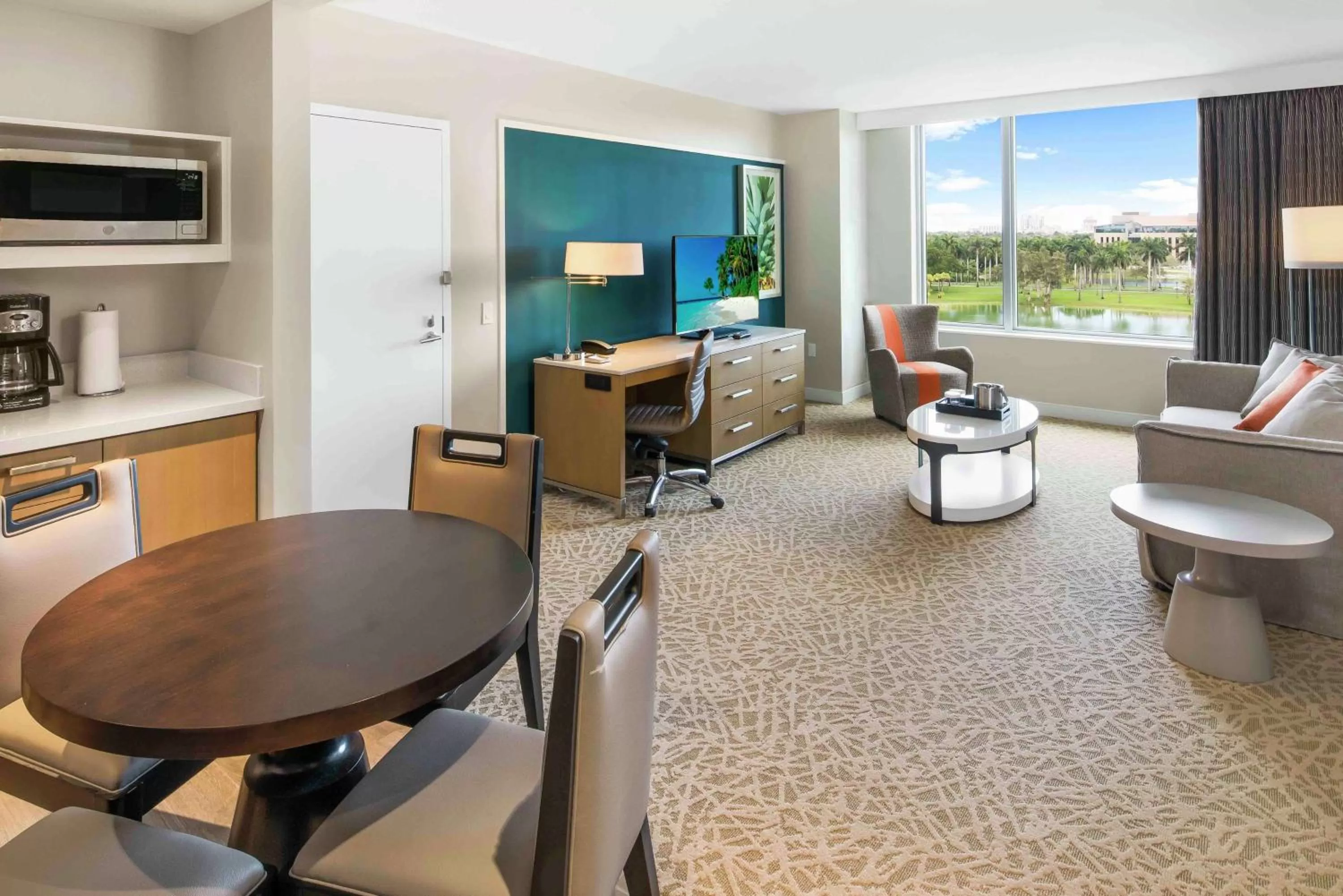 Queen Suite with Two Queen Beds - Non-Smoking in Hilton Miami Dadeland