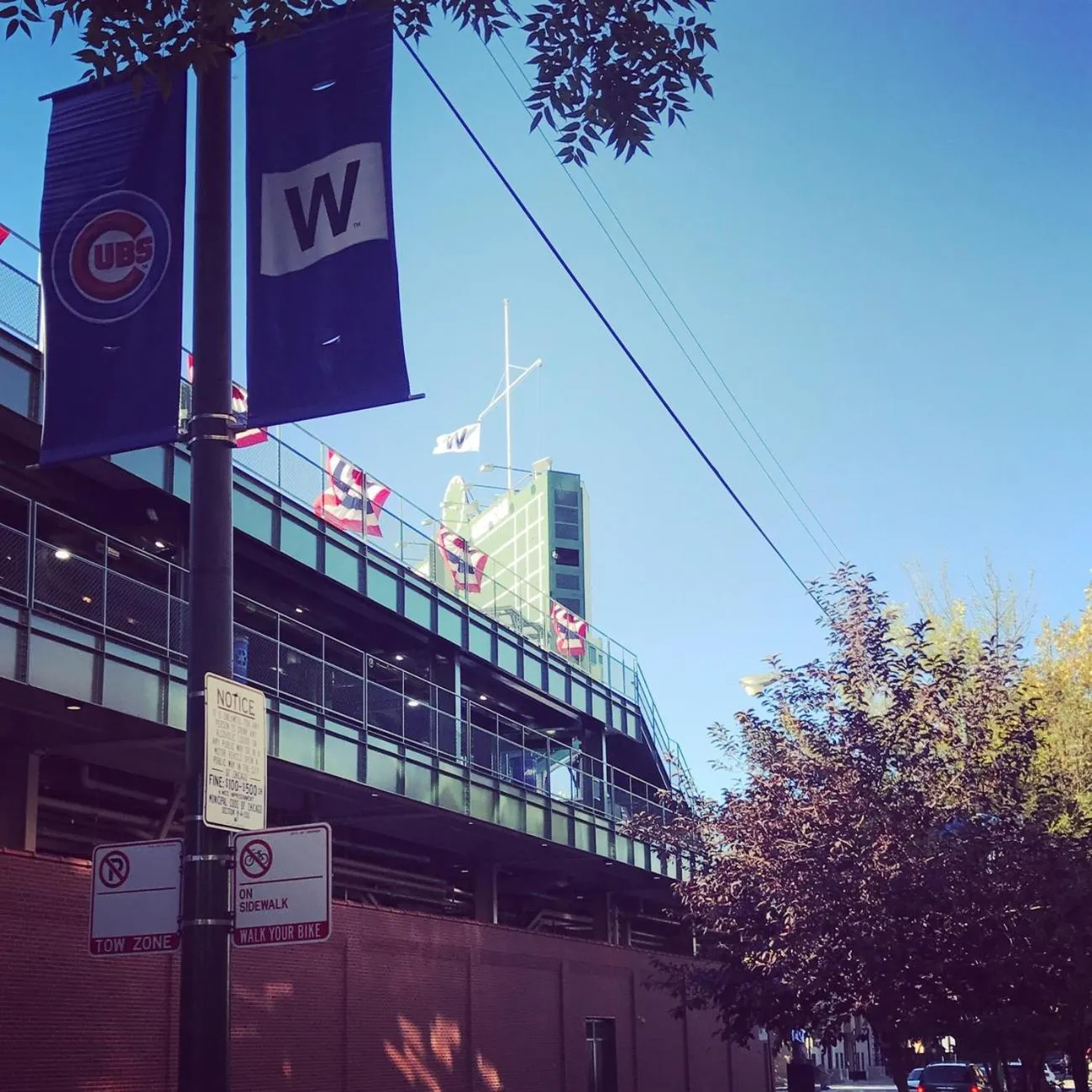 Street view in Wrigley Hostel - Chicago