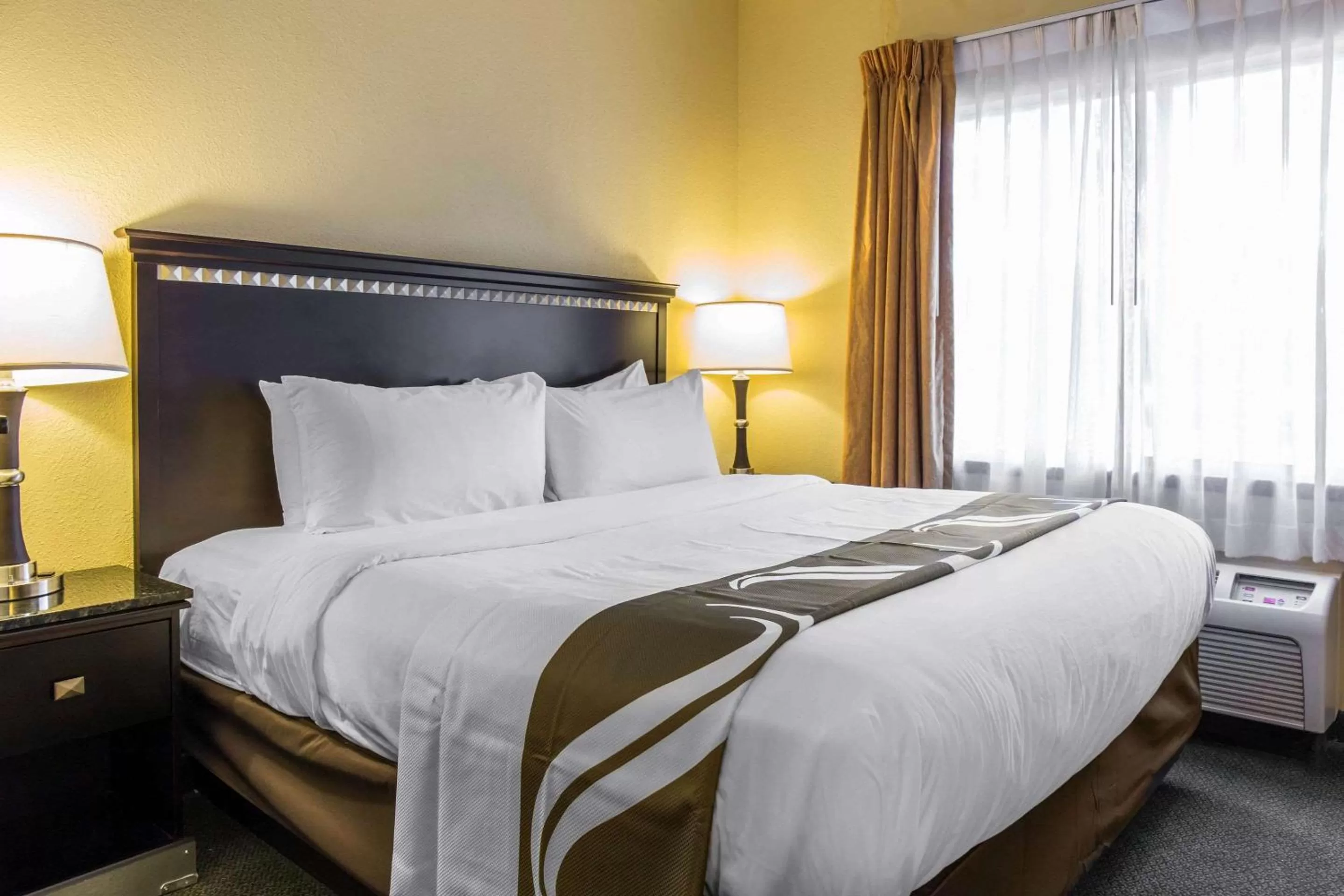 Photo of the whole room in Mi Casa Hotel