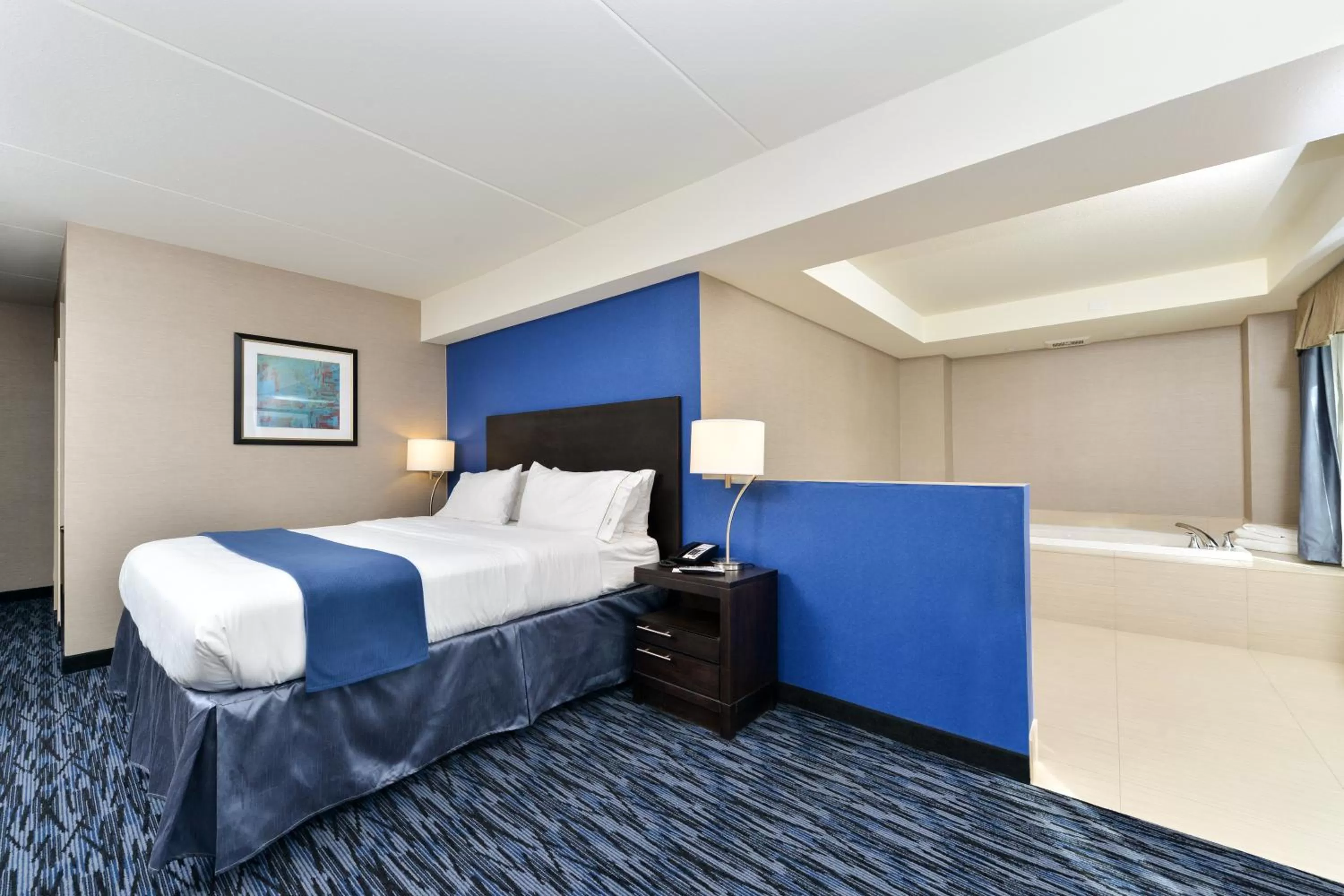 Photo of the whole room, Bed in Holiday Inn Express & Suites Peekskill-Lower Hudson Valley by IHG
