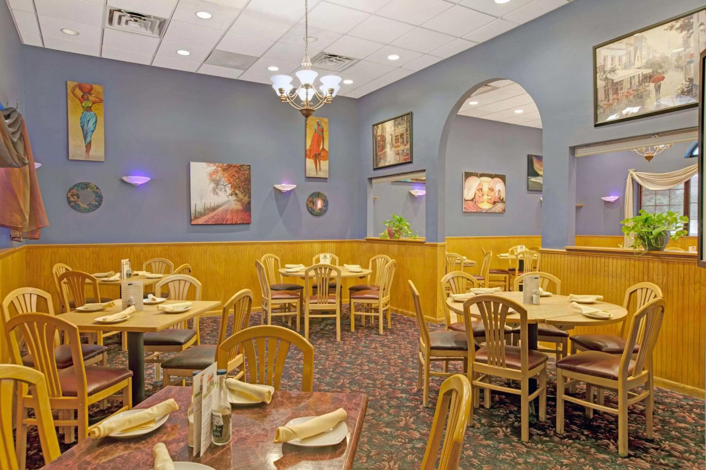 Restaurant/places to eat in Ramada by Wyndham Flemington