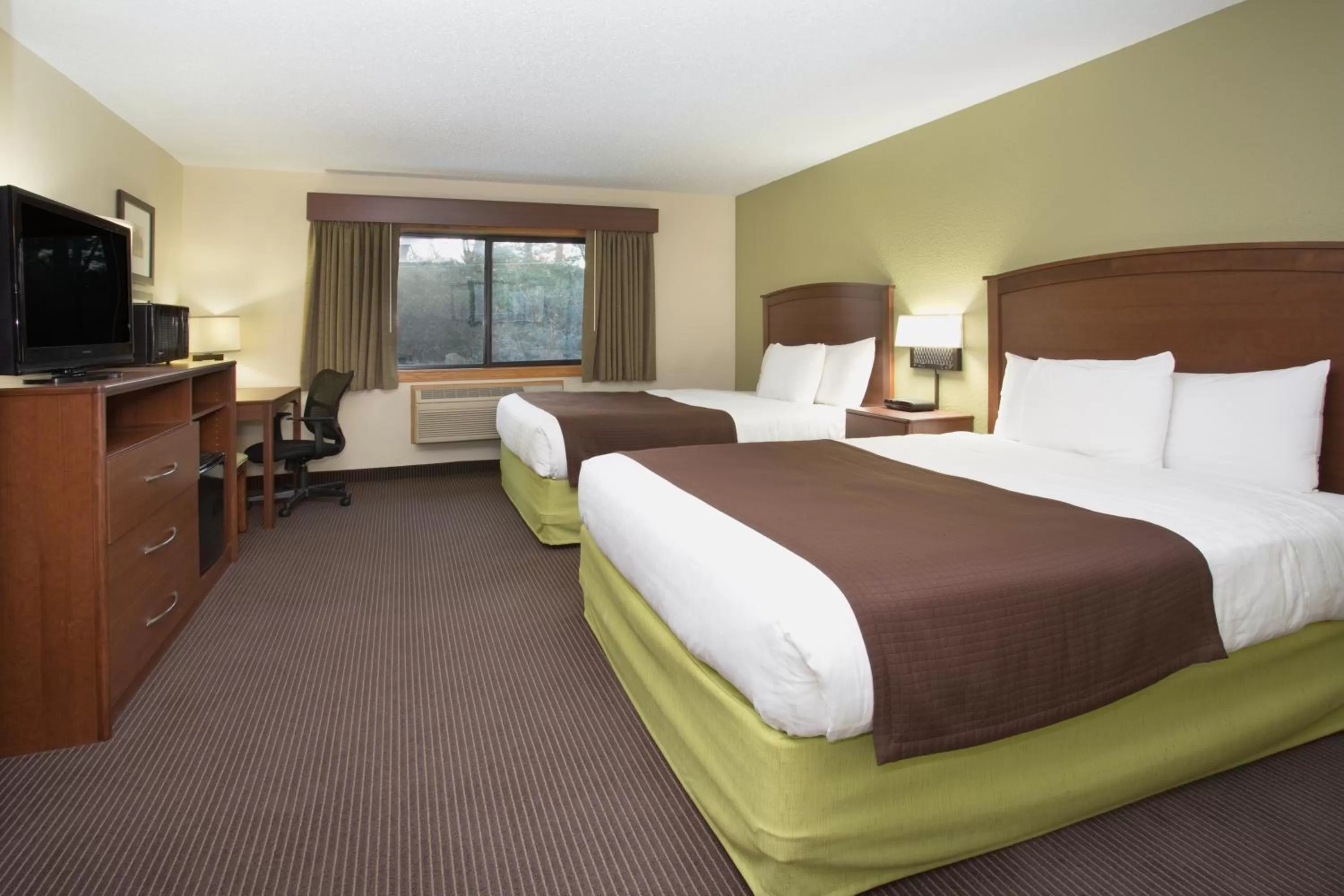 Queen Studio in Cobblestone Hotel & Suites - Wisconsin Rapids