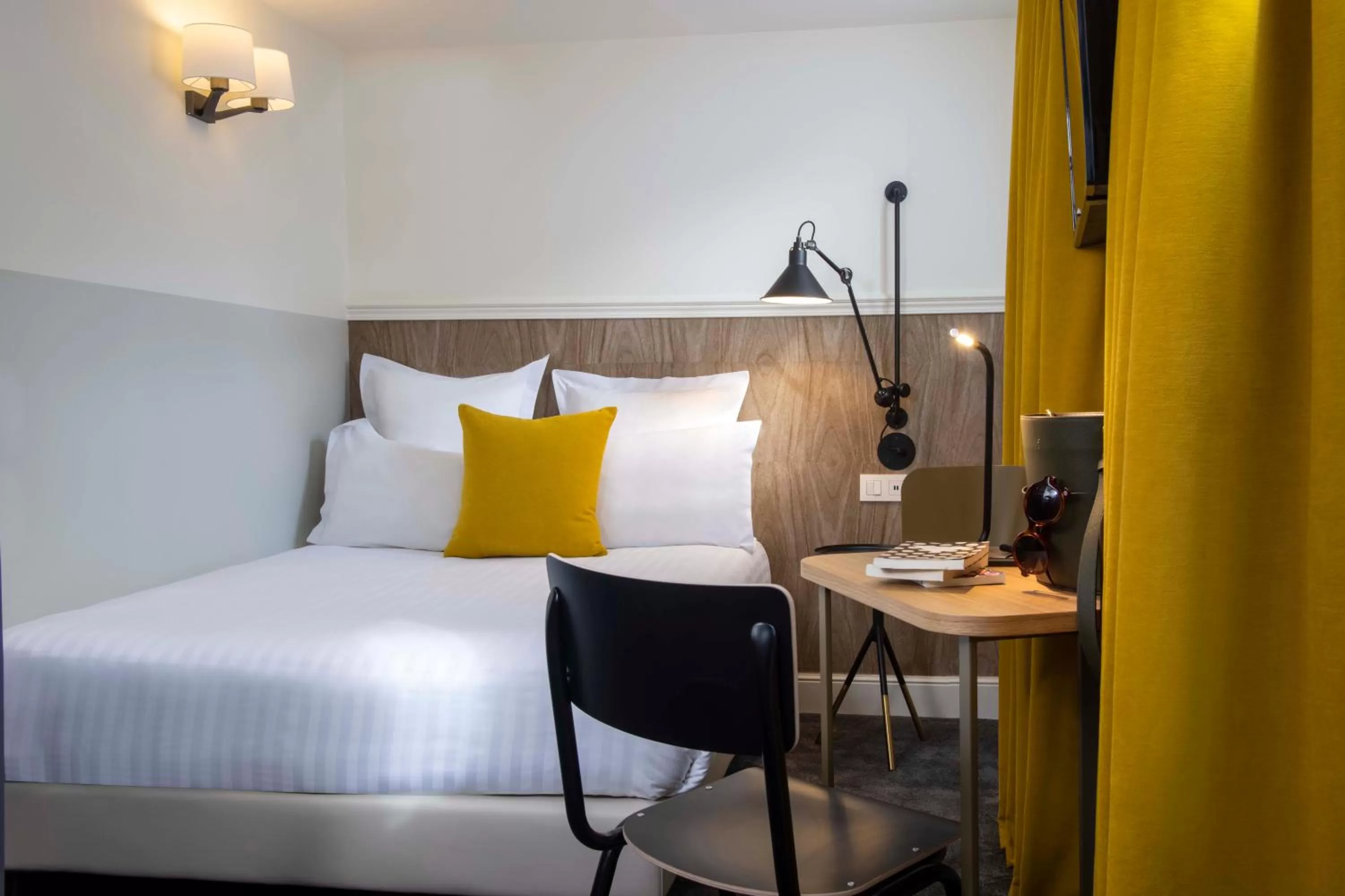 Single Room in Hôtel Des Mines