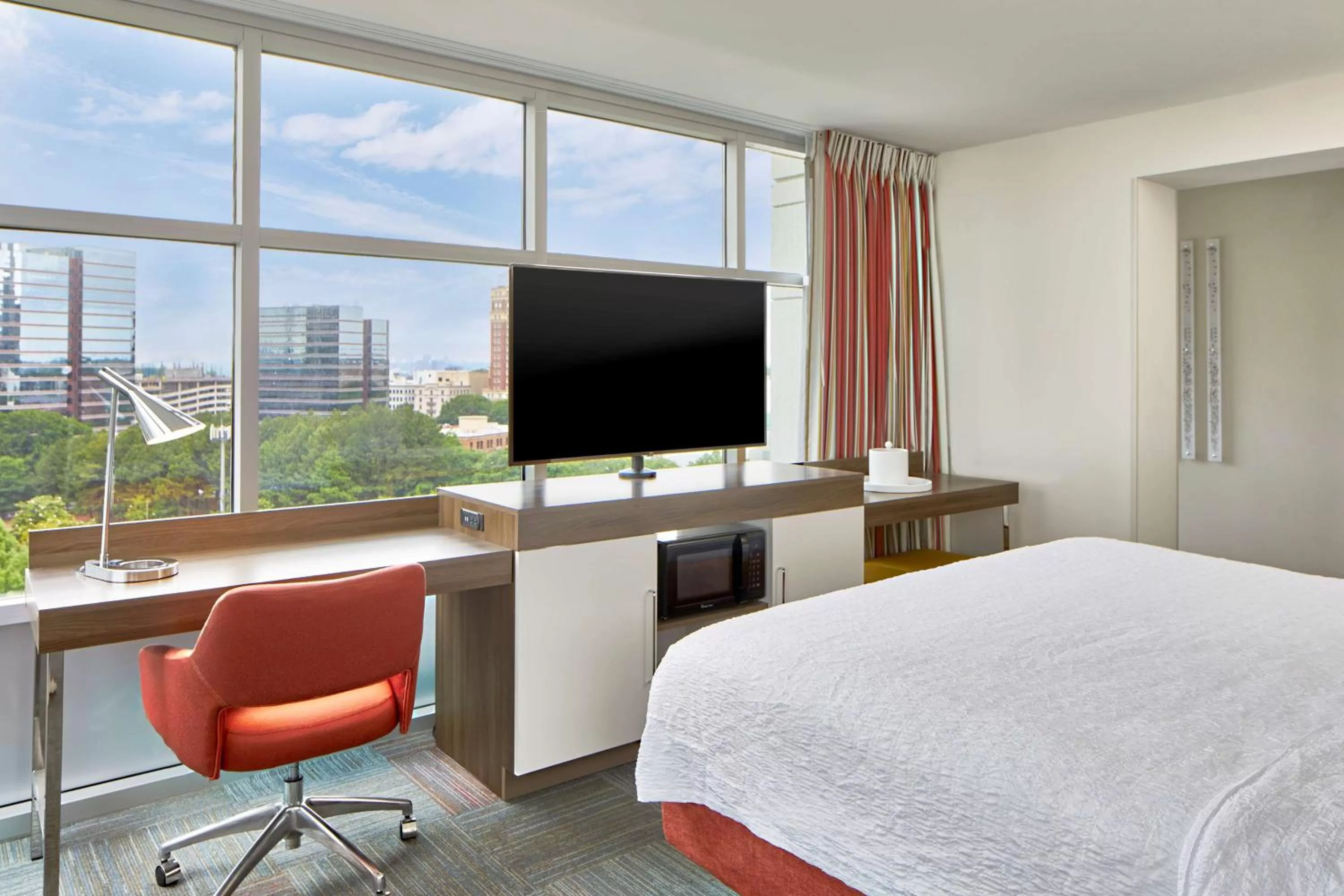 King Room with City View - Hearing Accessible/Non-Smoking in Hampton Inn & Suites Atlanta-Midtown, Ga