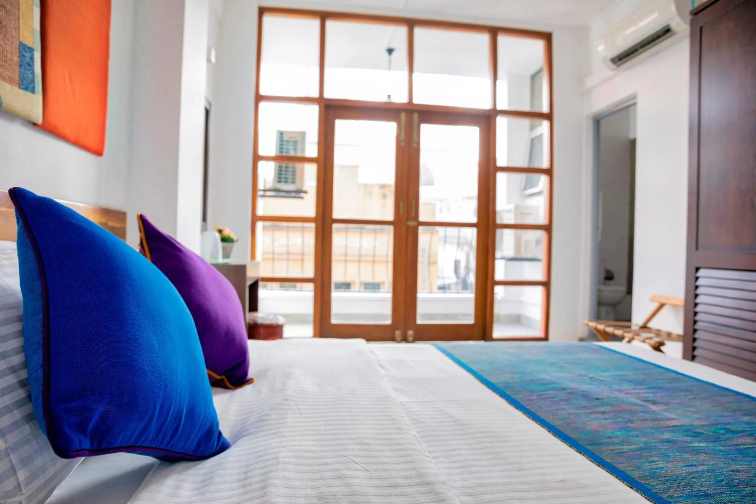 Queen Room with Balcony with 10% Discount on Laundry in C 1 Colombo Fort