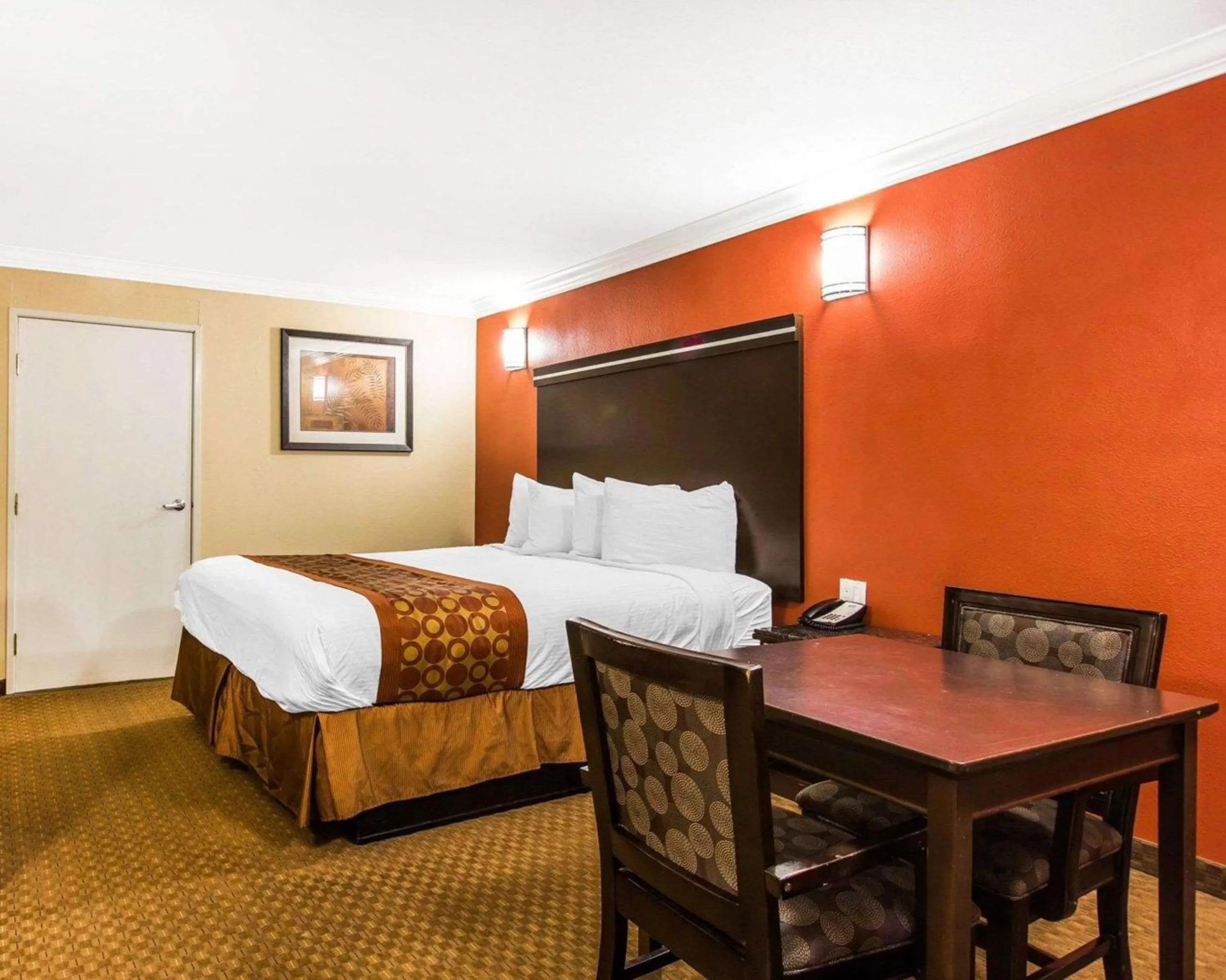 King Room - Non-Smoking in Rodeway Inn & Suites Corona