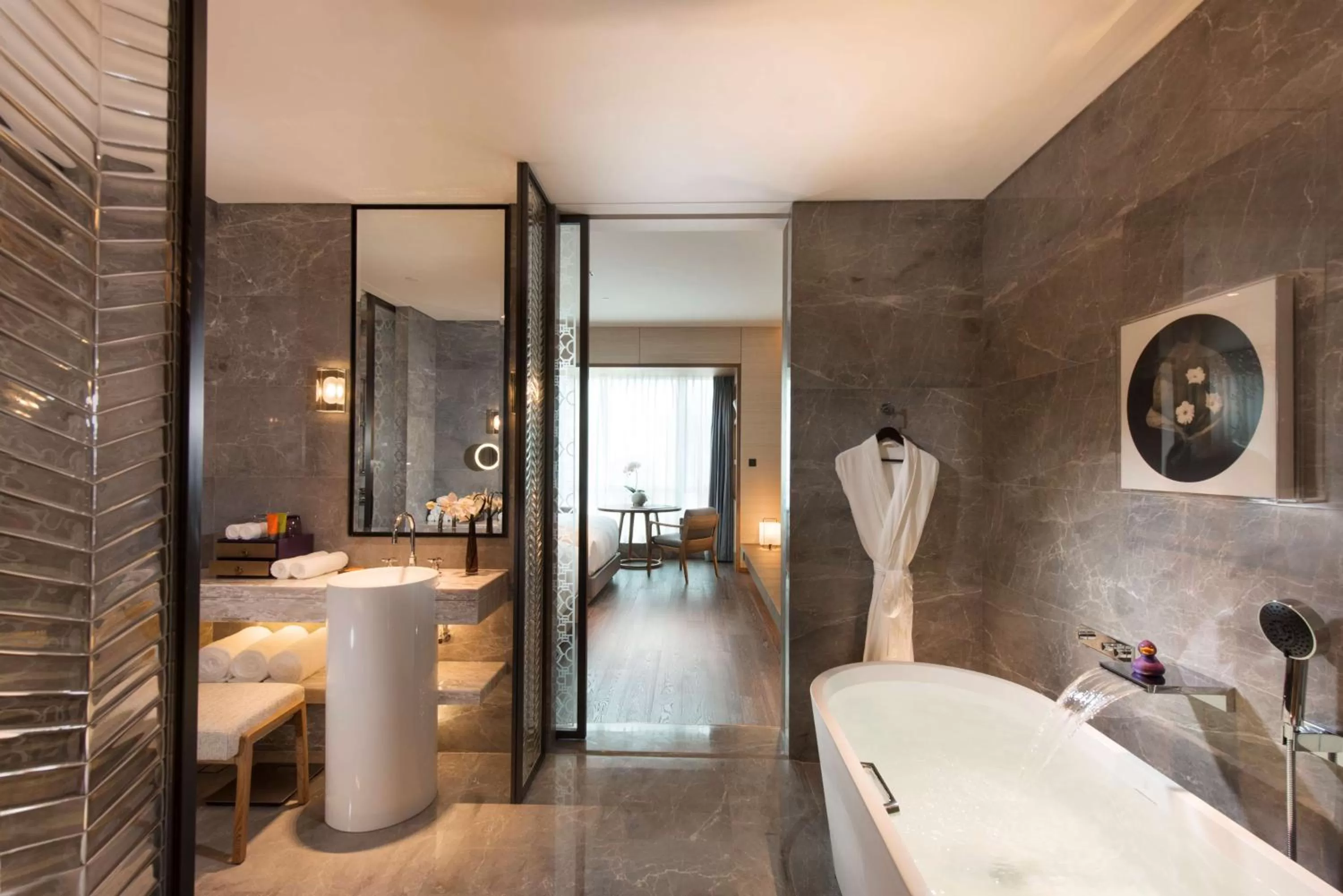 Deluxe Queen Room with Two Queen Beds and River View in Conrad Guangzhou