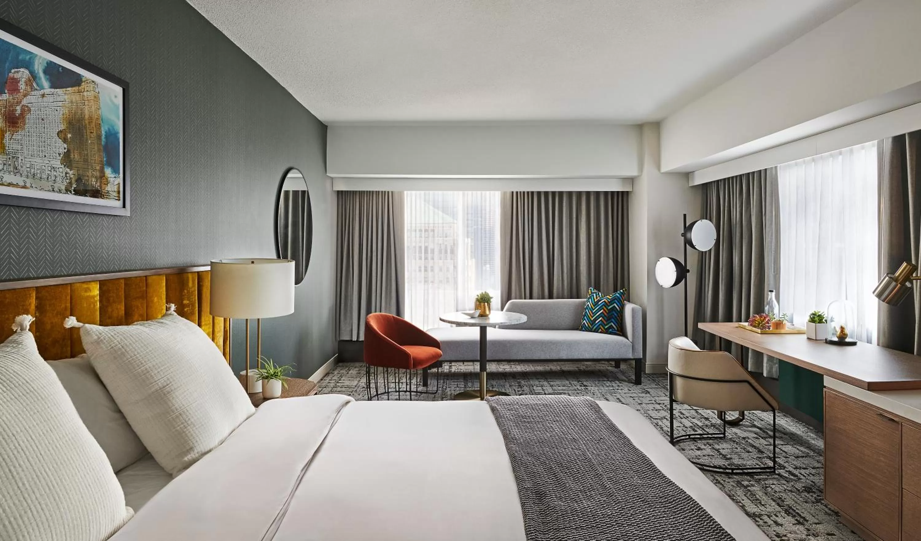 Grand King Room with Roll In Shower - Mobility Accessible in voco Chicago Downtown - Riverwalk by IHG