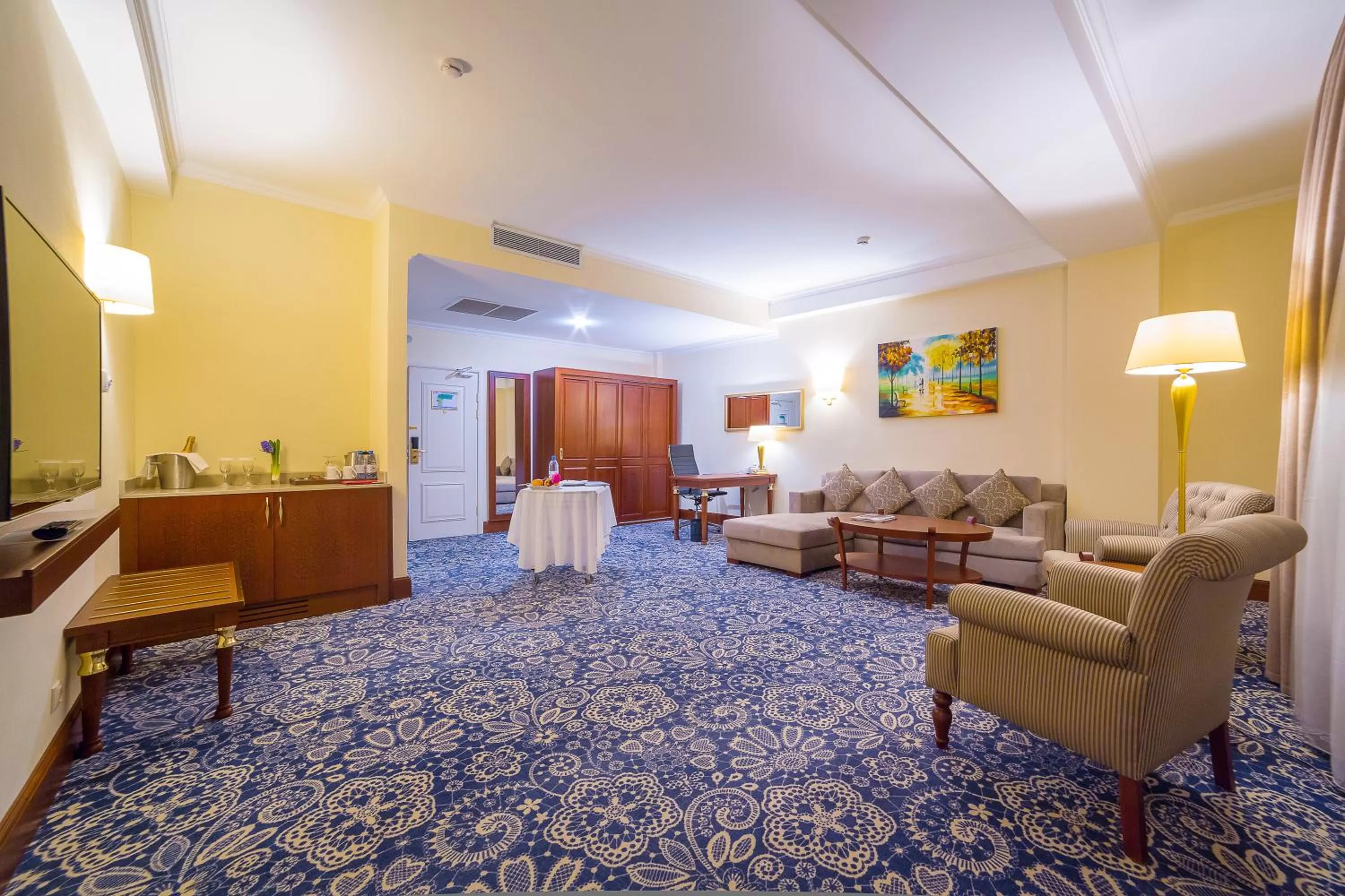 Business King Suite in Ramada by Wyndham Almaty