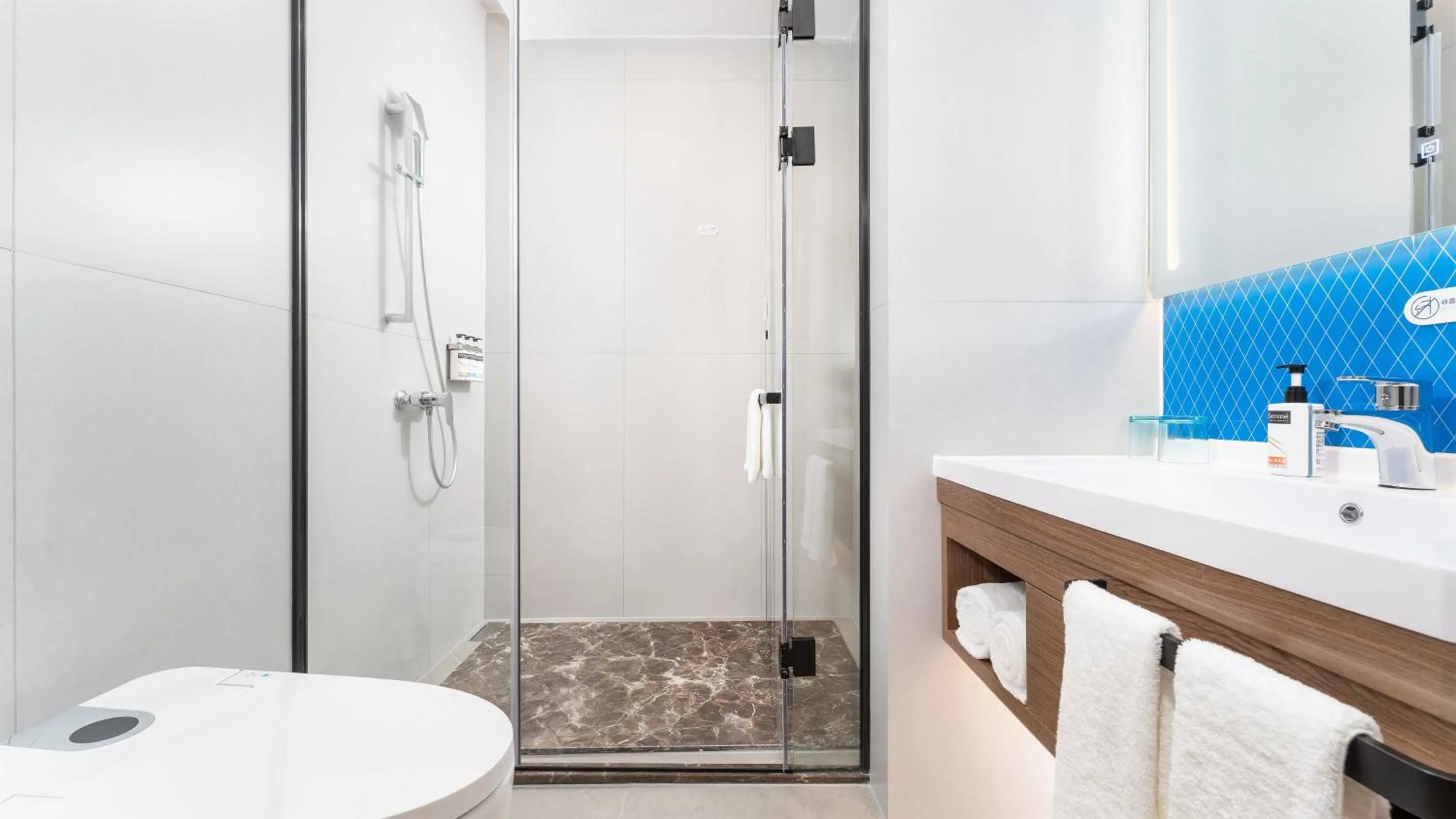 Large Standard King Room - High Floor in Holiday Inn Express Nanning Convention&Exhibition