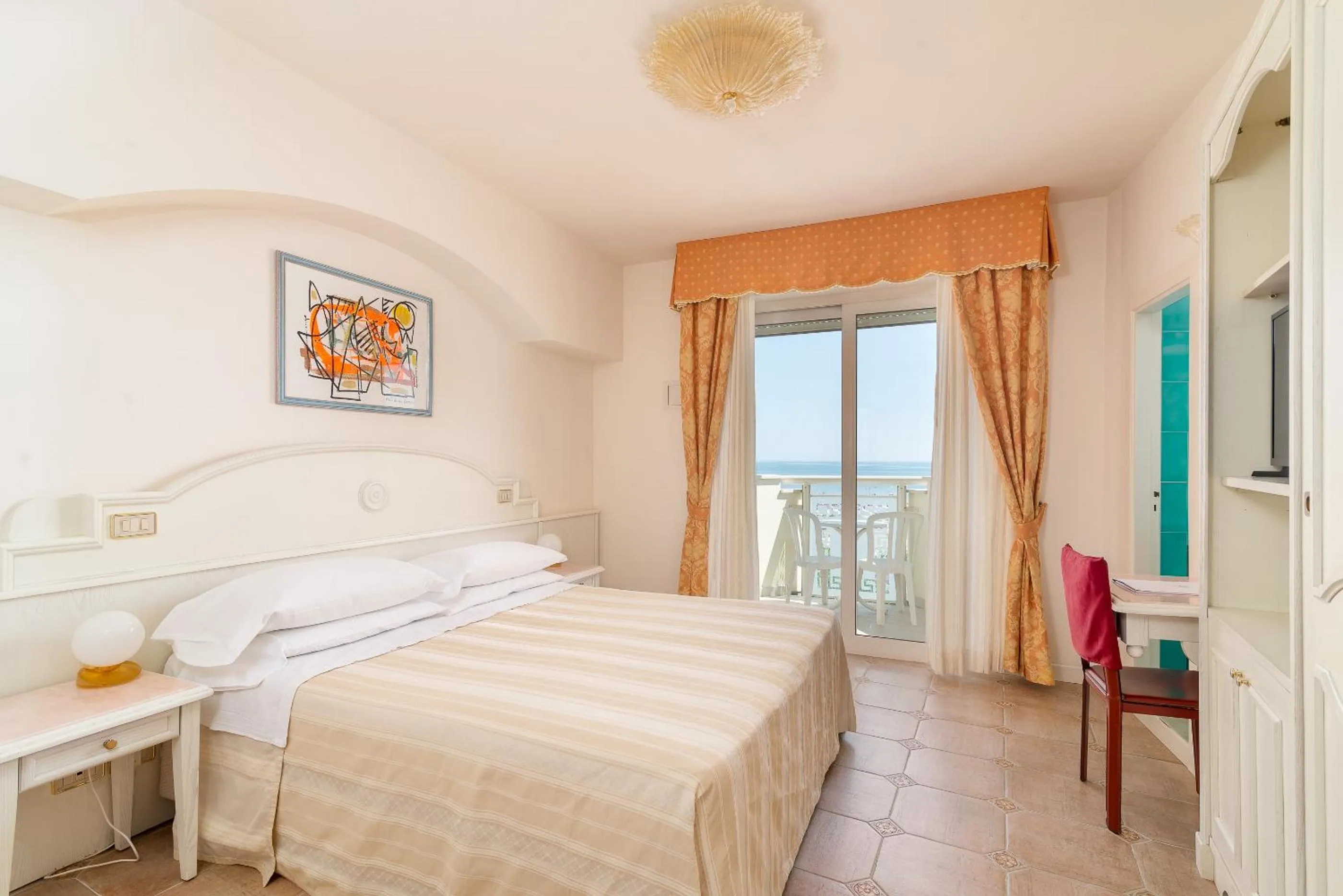 Superior Triple Room in Universal Hotel