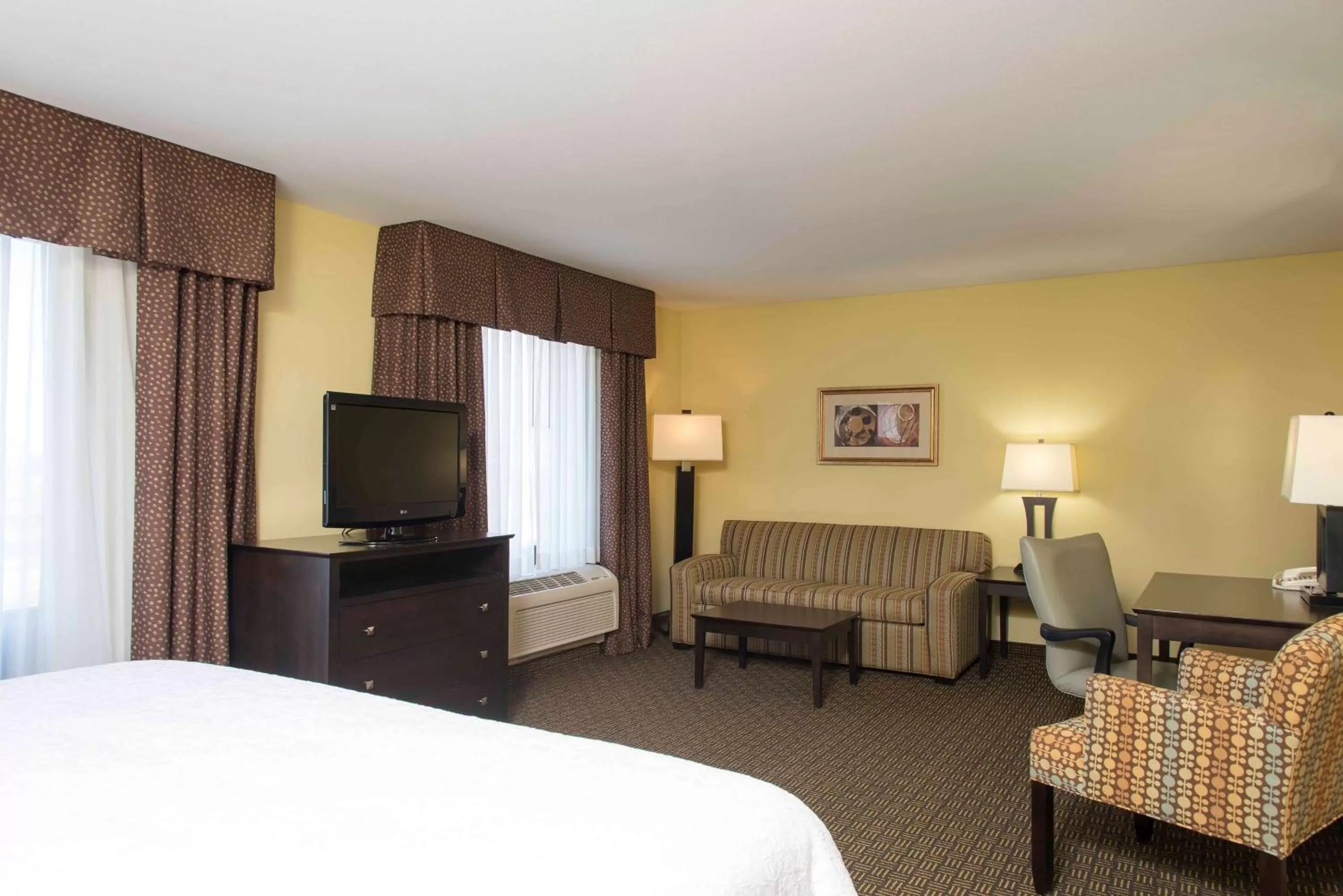 King Room with Sofa Bed and Study - Non-Smoking in Hampton Inn & Suites Danville