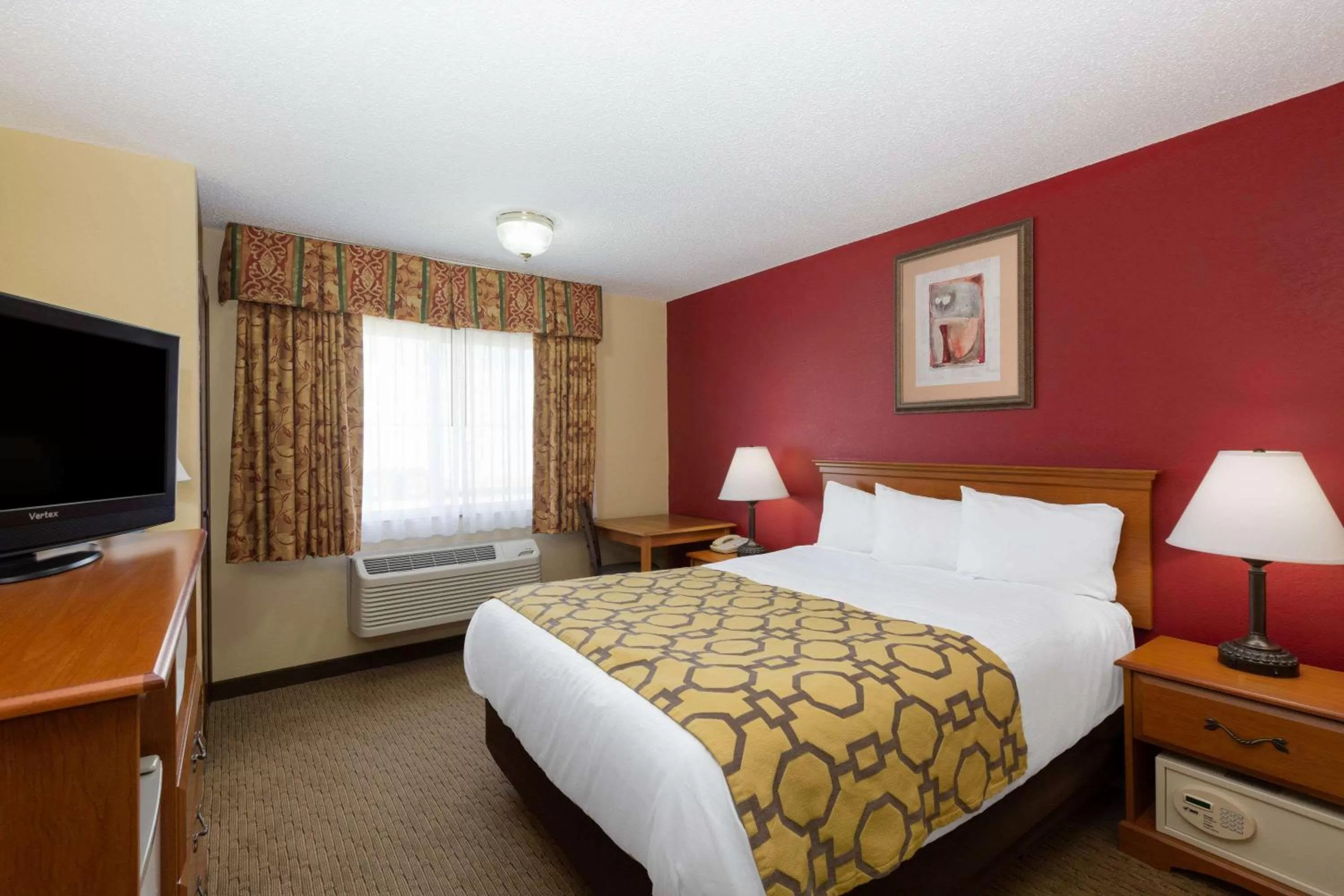 Queen Room - Disability Access/Non-Smoking in Baymont by Wyndham Fort Dodge