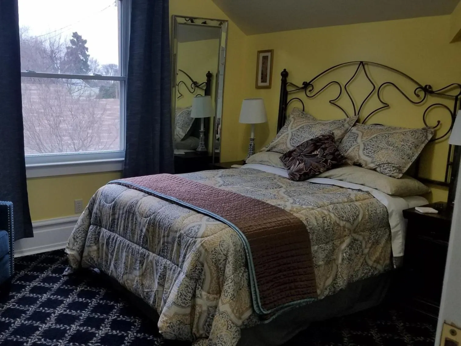 Standard Queen Room in Abbey House Inn