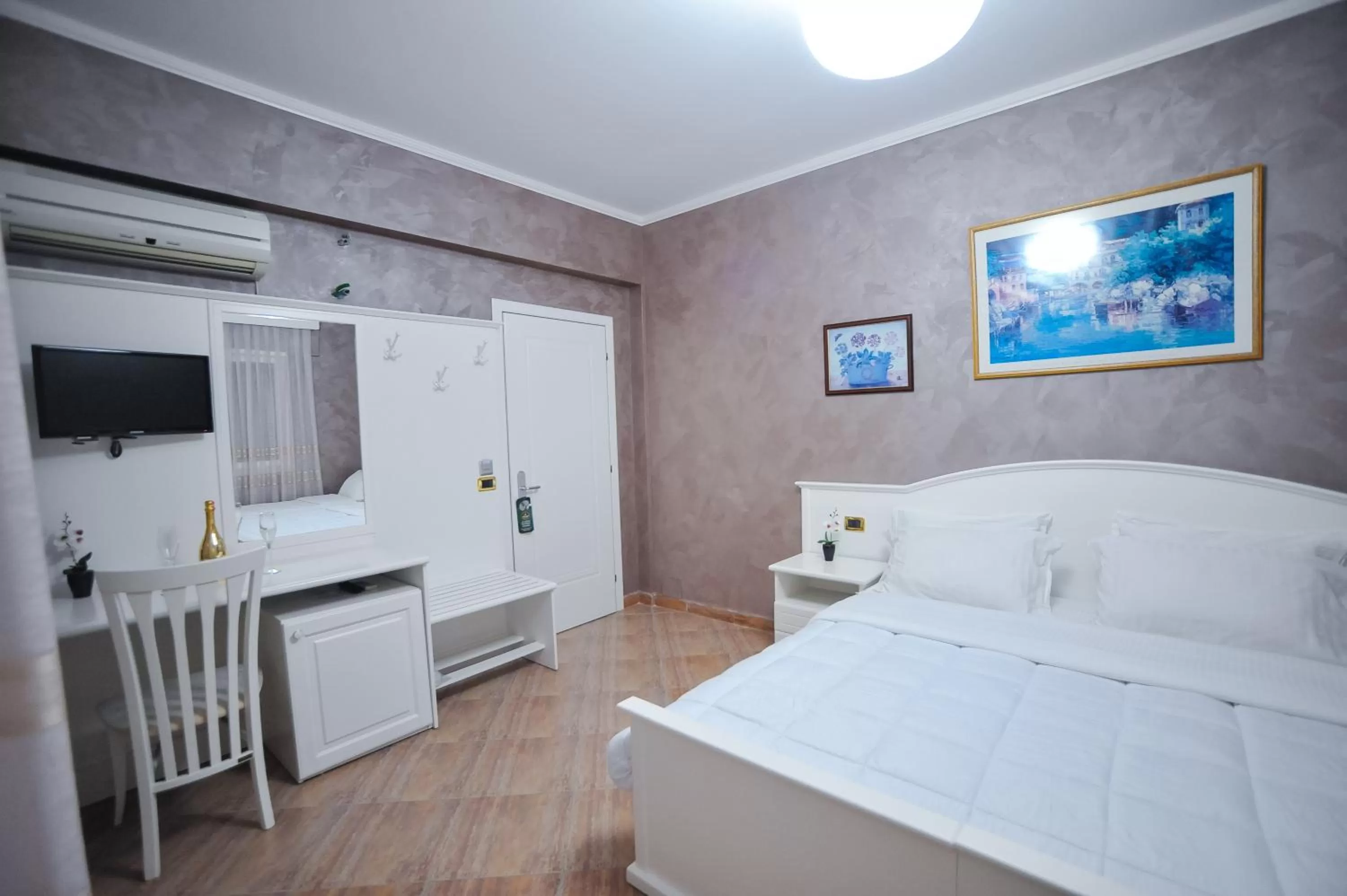 Basic Triple Room - single occupancy in Iliria Internacional Hotel