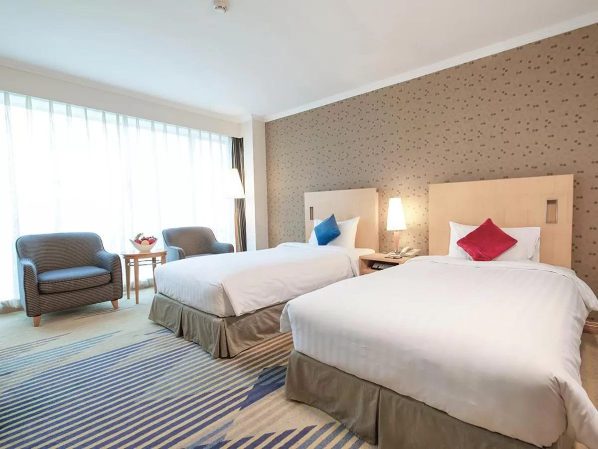 Deluxe Twin Room in Beijing XinQiao Hotel