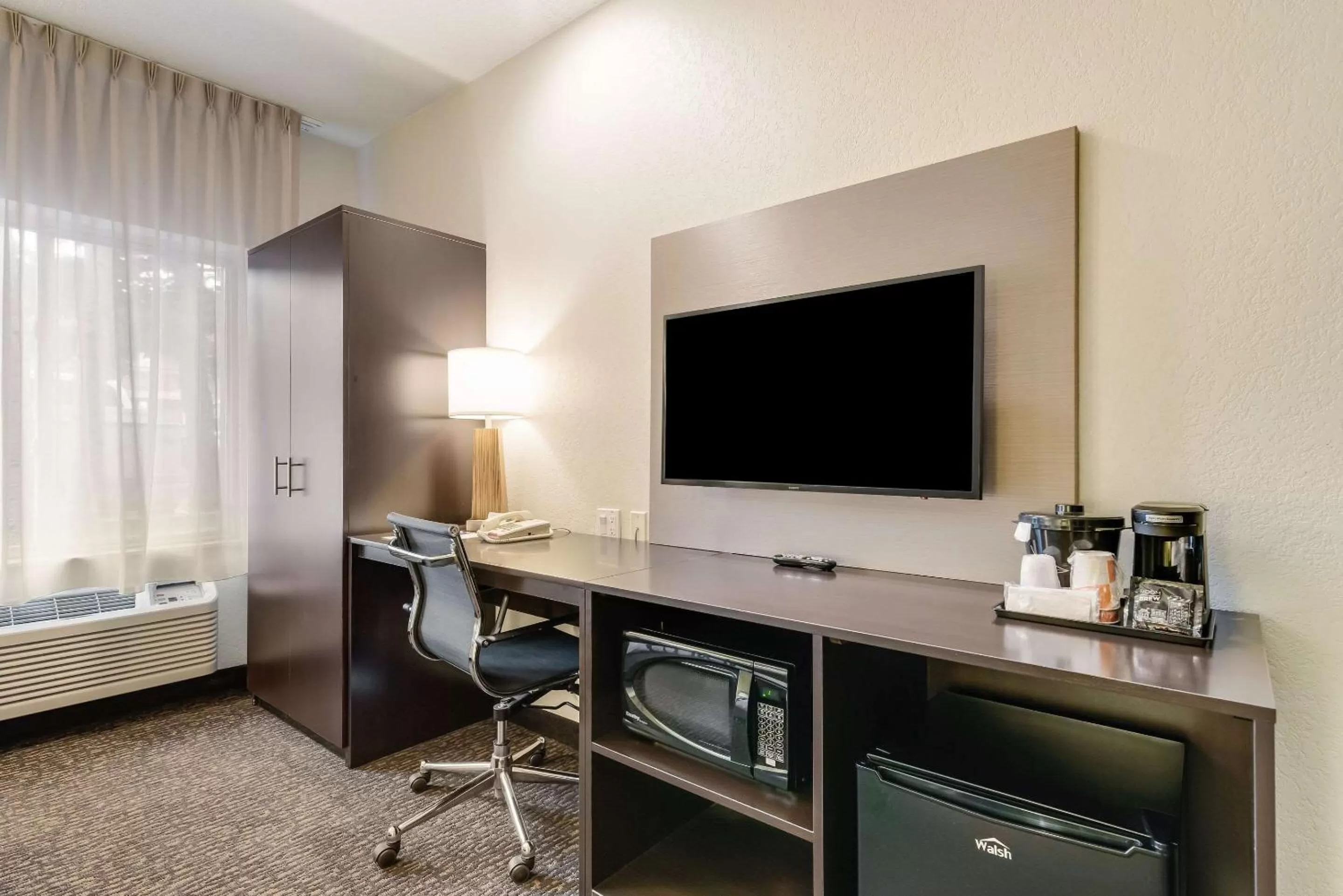 King Room First Floor - Accessible/Non-Smoking in Sleep Inn Flagstaff