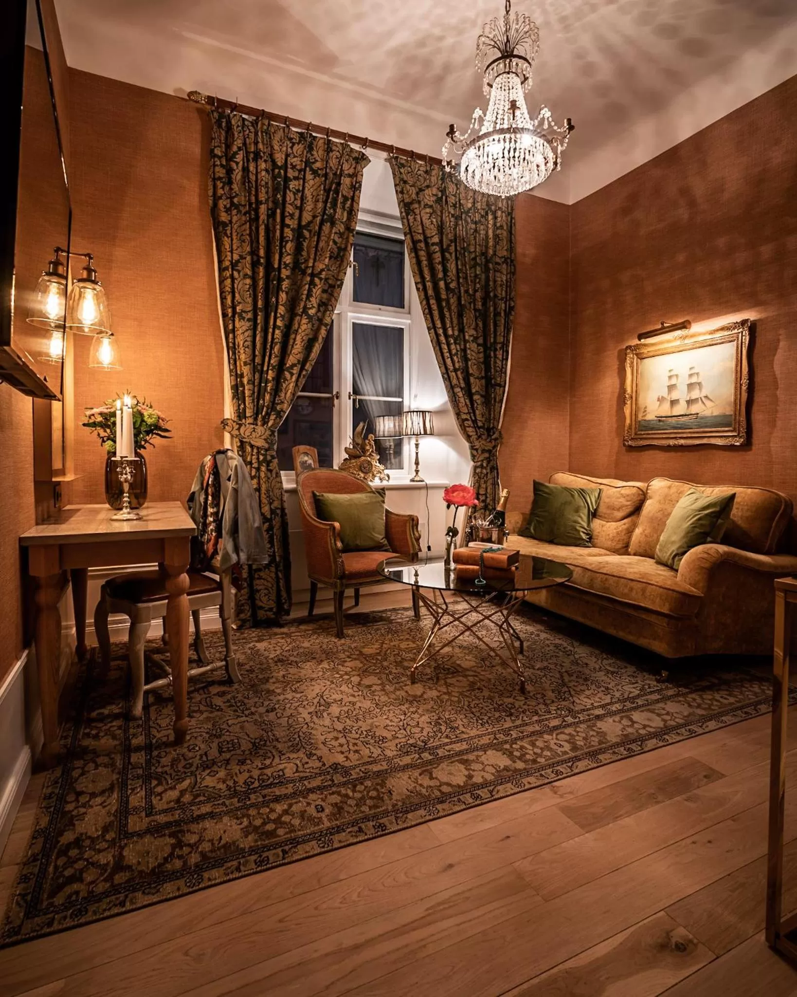 One-Bedroom Suite in Victory Hotel