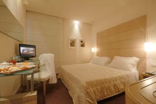 Superior Double Room in B&B HOTEL Calenzano First
