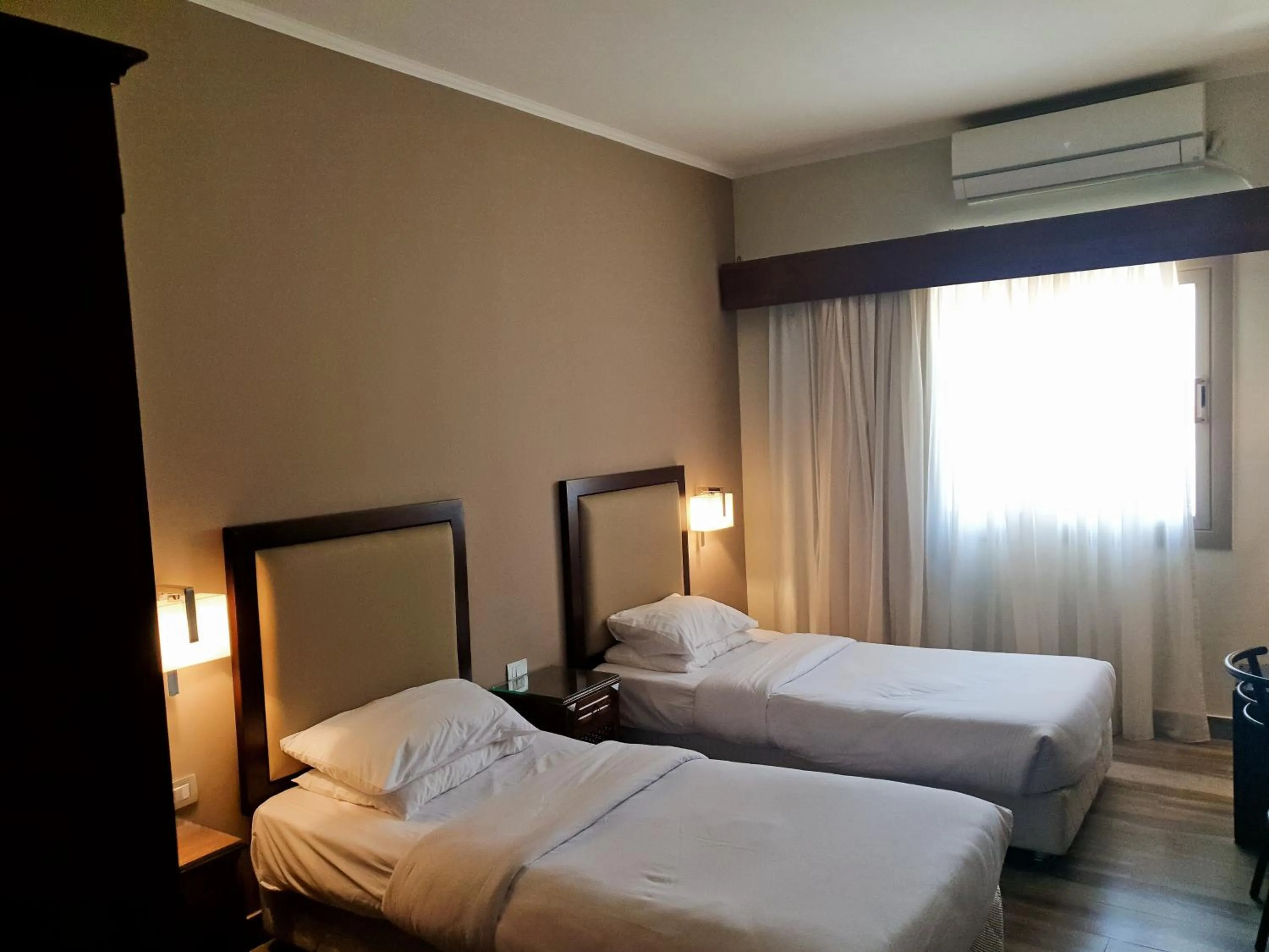 Double Room in Green Plaza Inn '''Business &Families Only'''