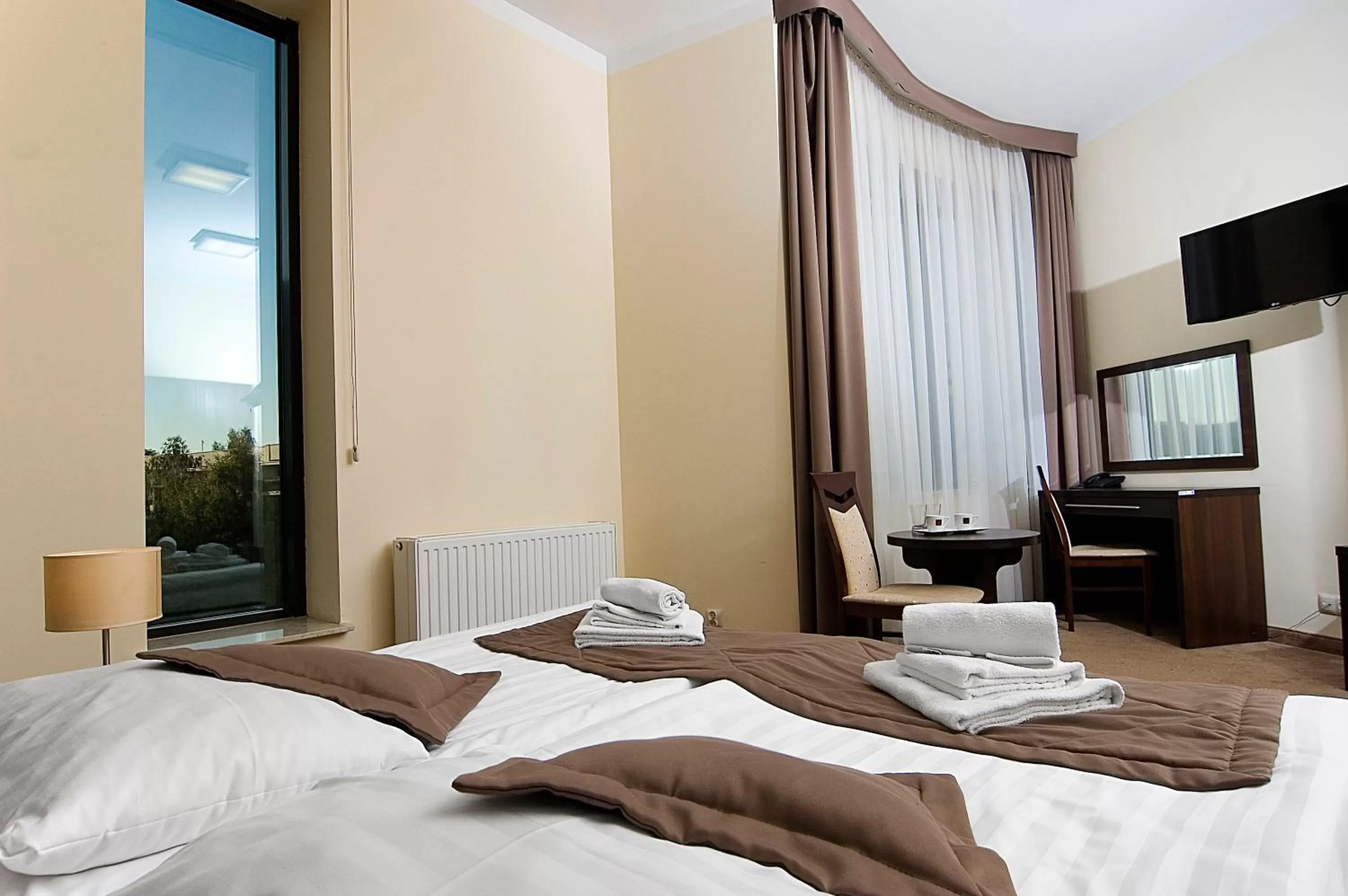 Deluxe Twin Room with SPA access in Hotel Forum Fitness Spa & Wellness