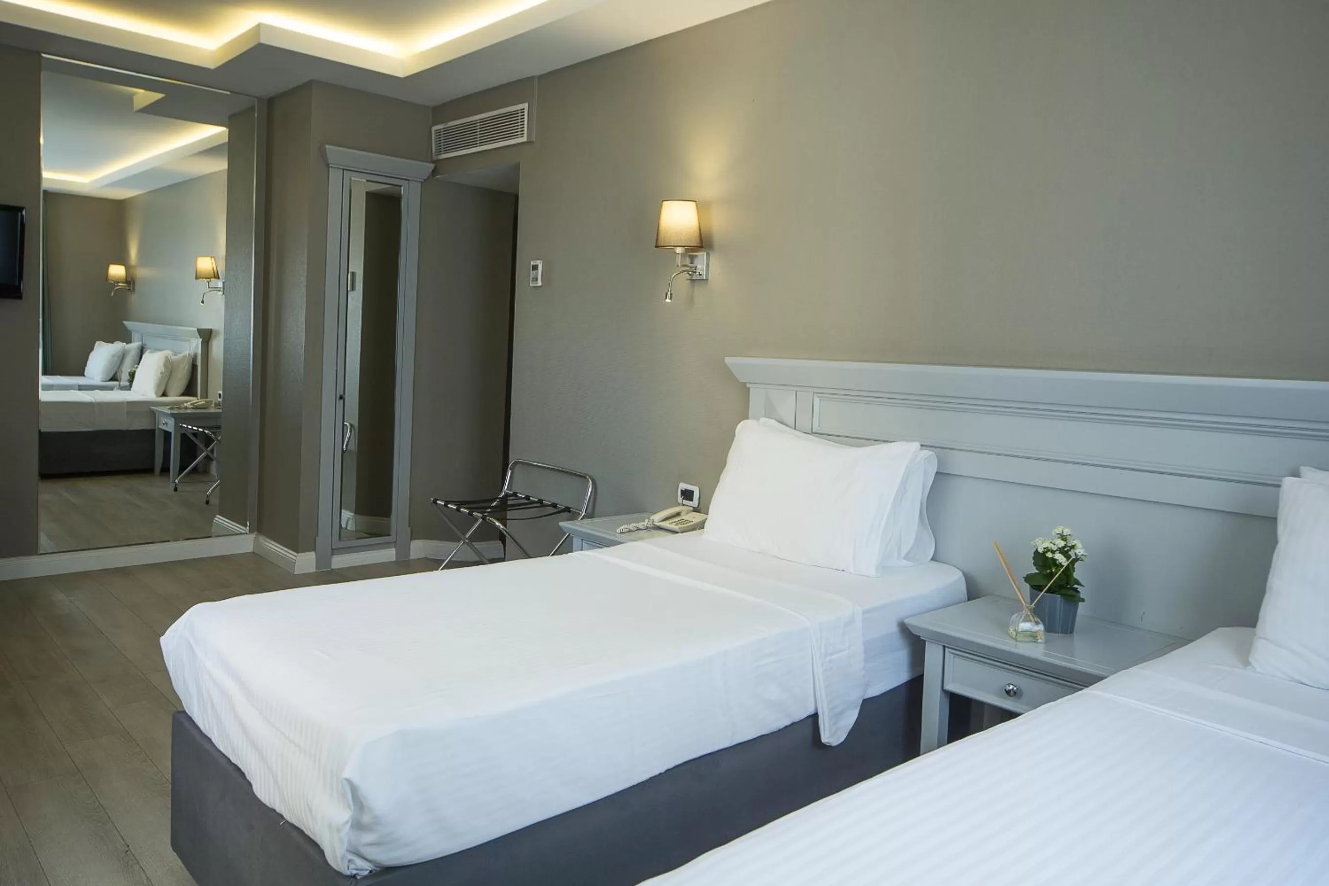 Twin Room - single occupancy in Semsan Hotel