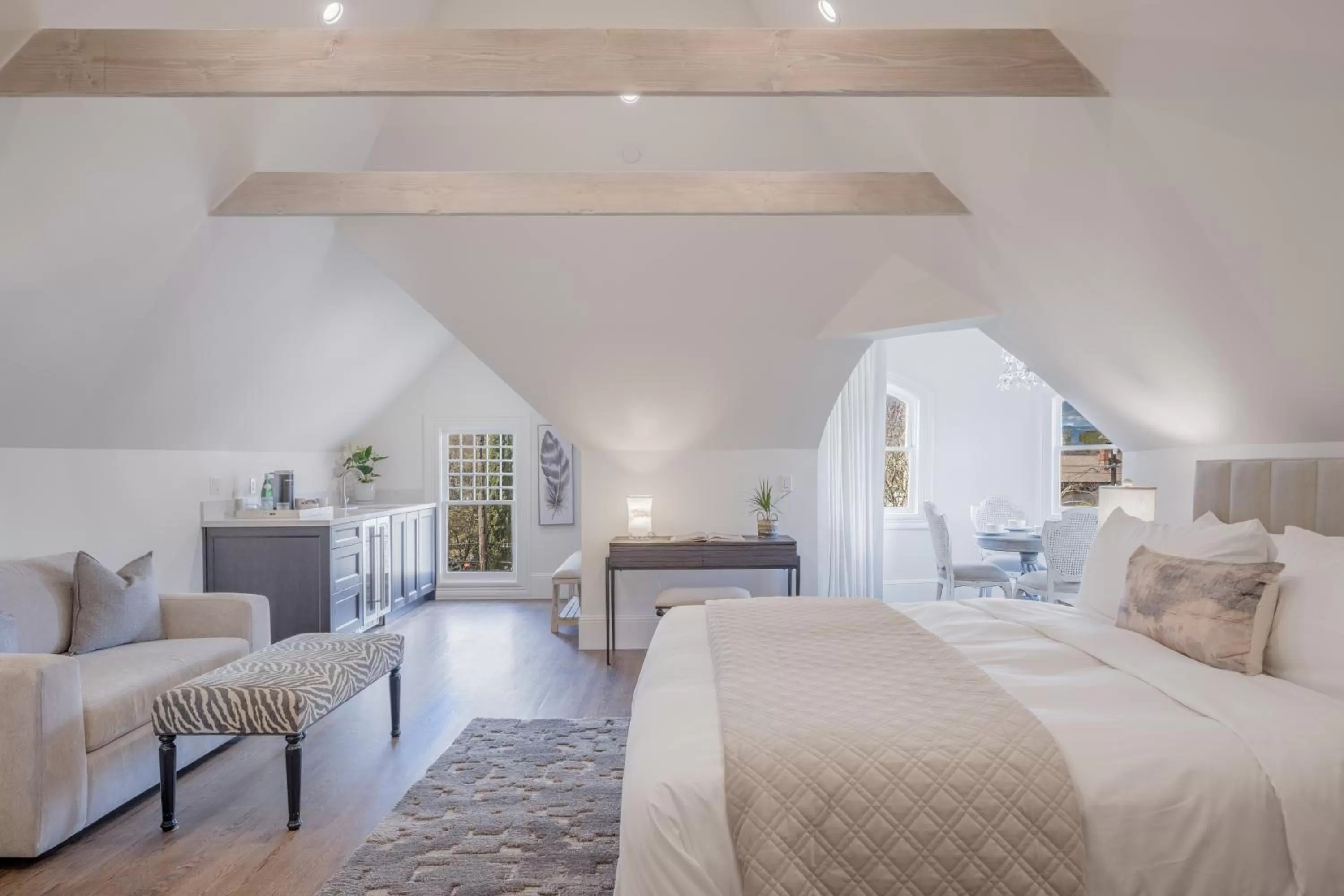 Superior King Suite in The George - Luxury Boutique Inn