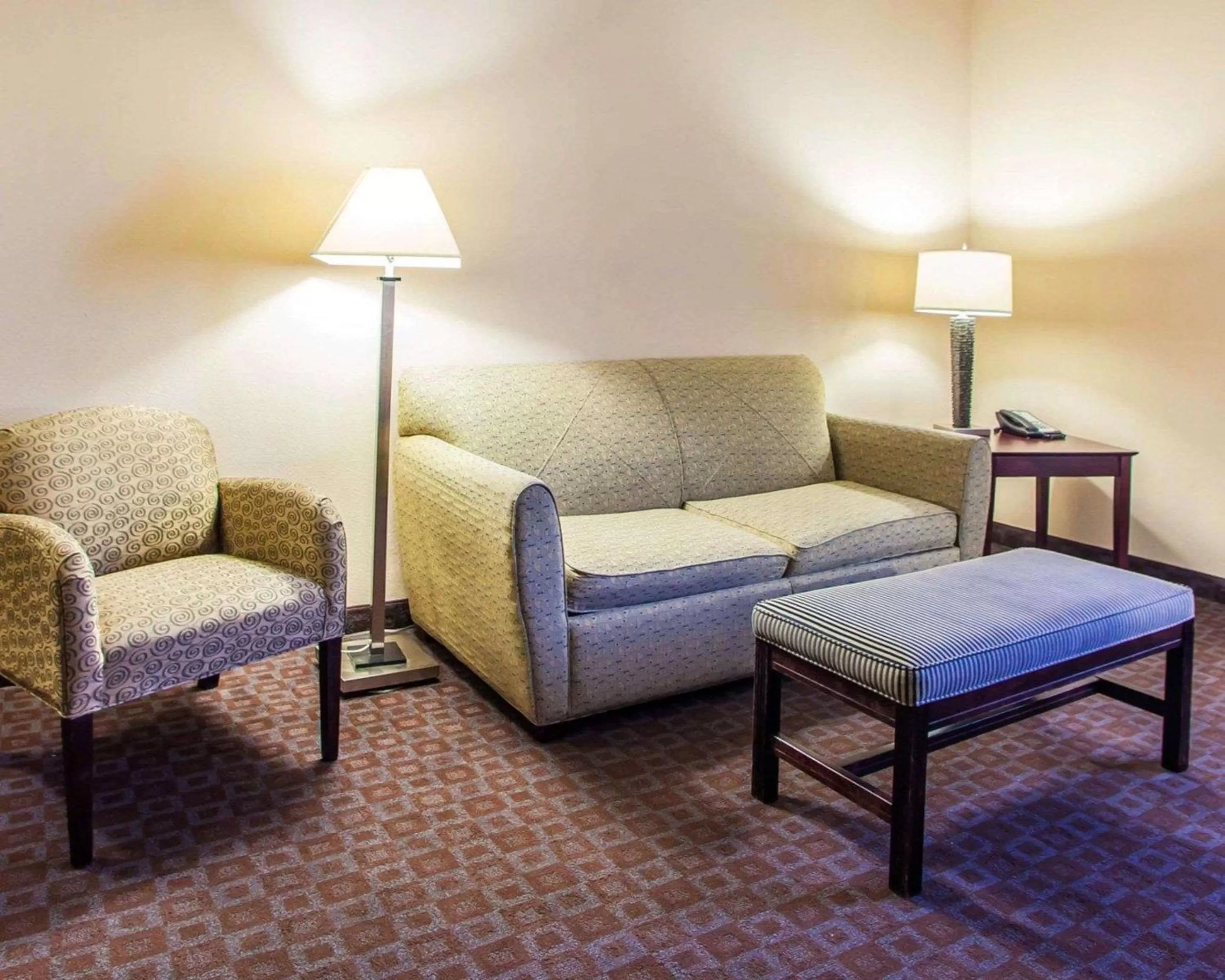 Efficiency King Suite with Accessible Tub - Accessible/Non-Smoking in Quality Inn & Suites Peoria North