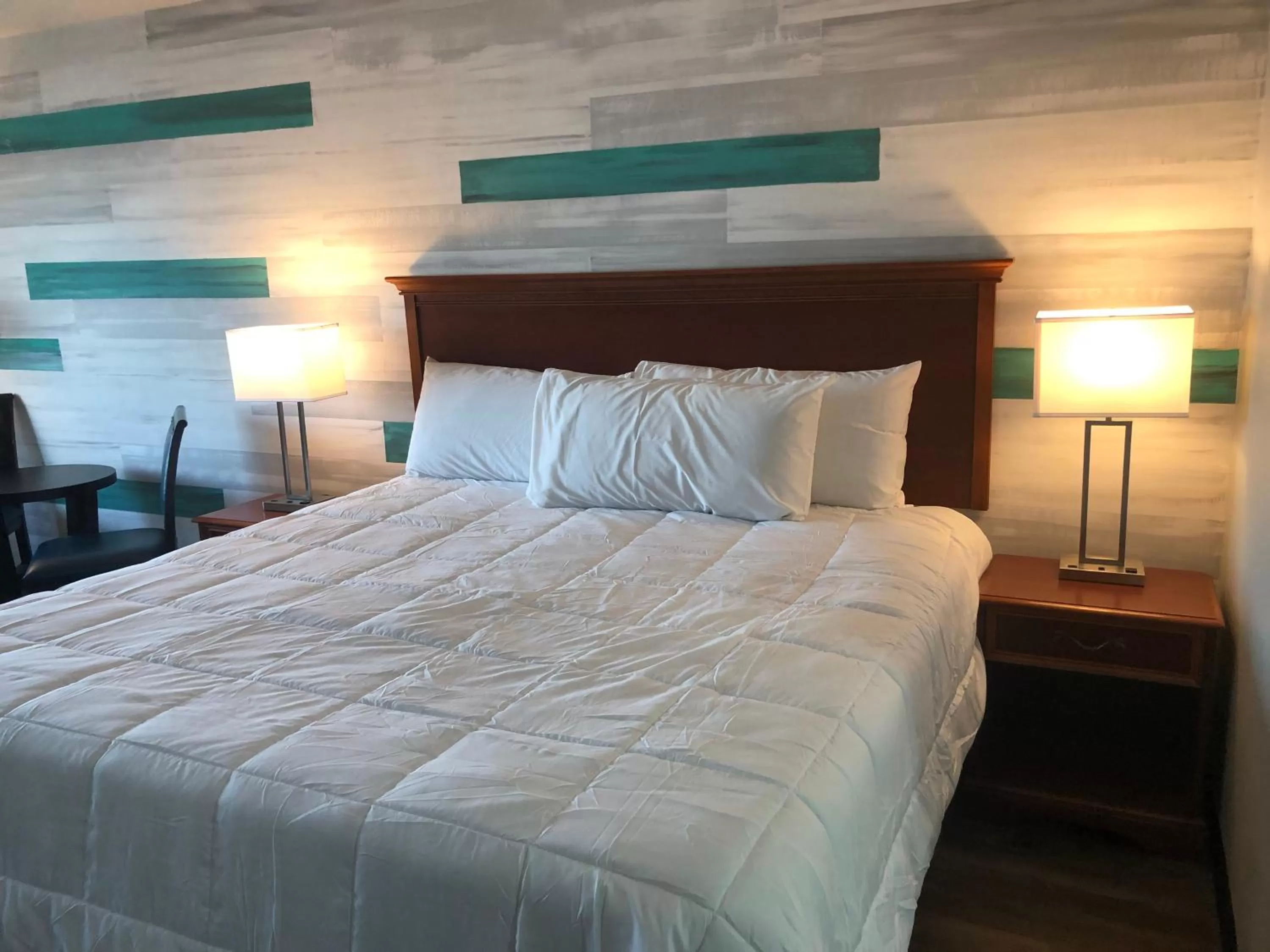 Ocean Front King Studio in Gazebo Inn Oceanfront