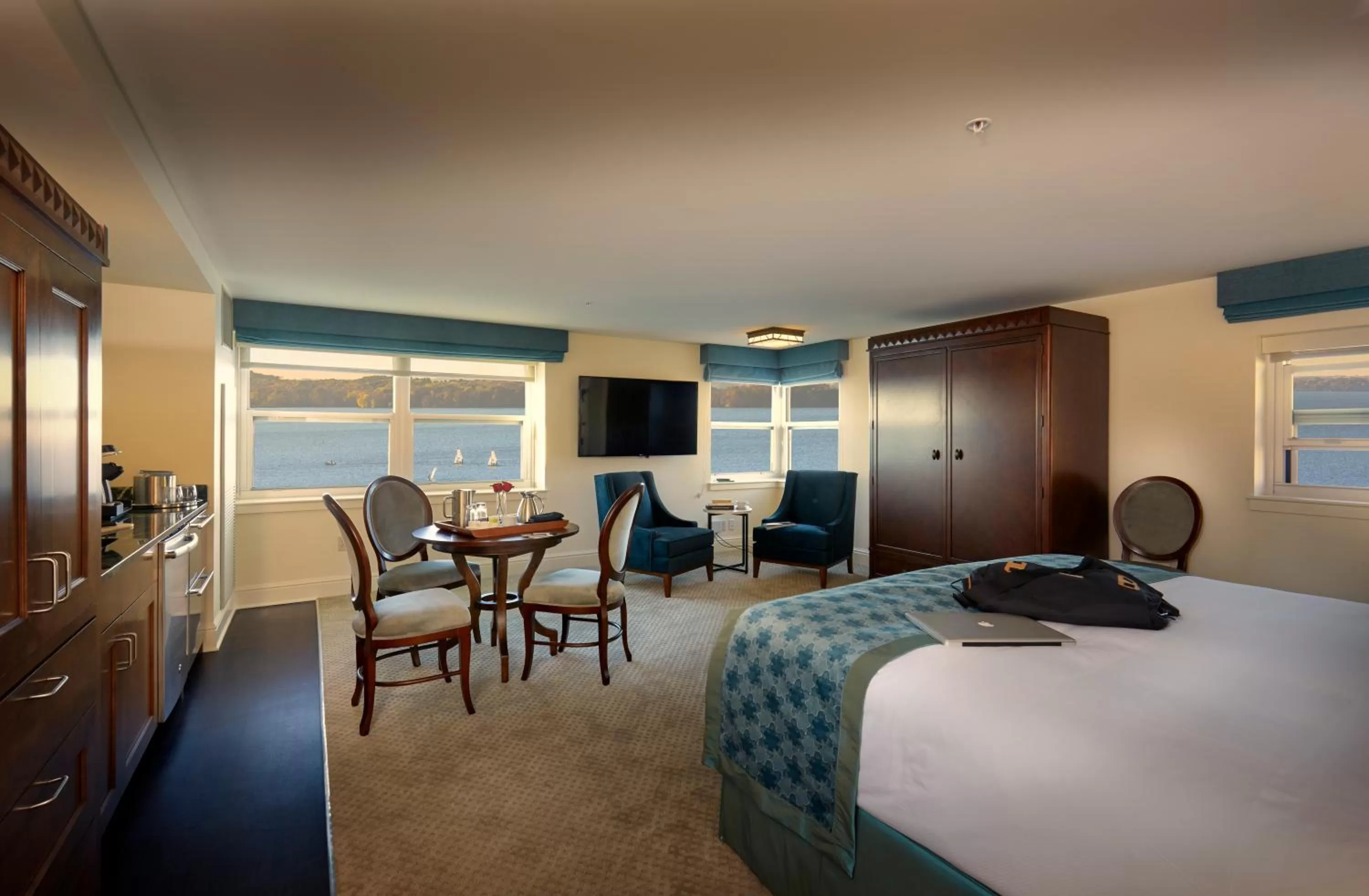 Langdon Studio King in The Edgewater