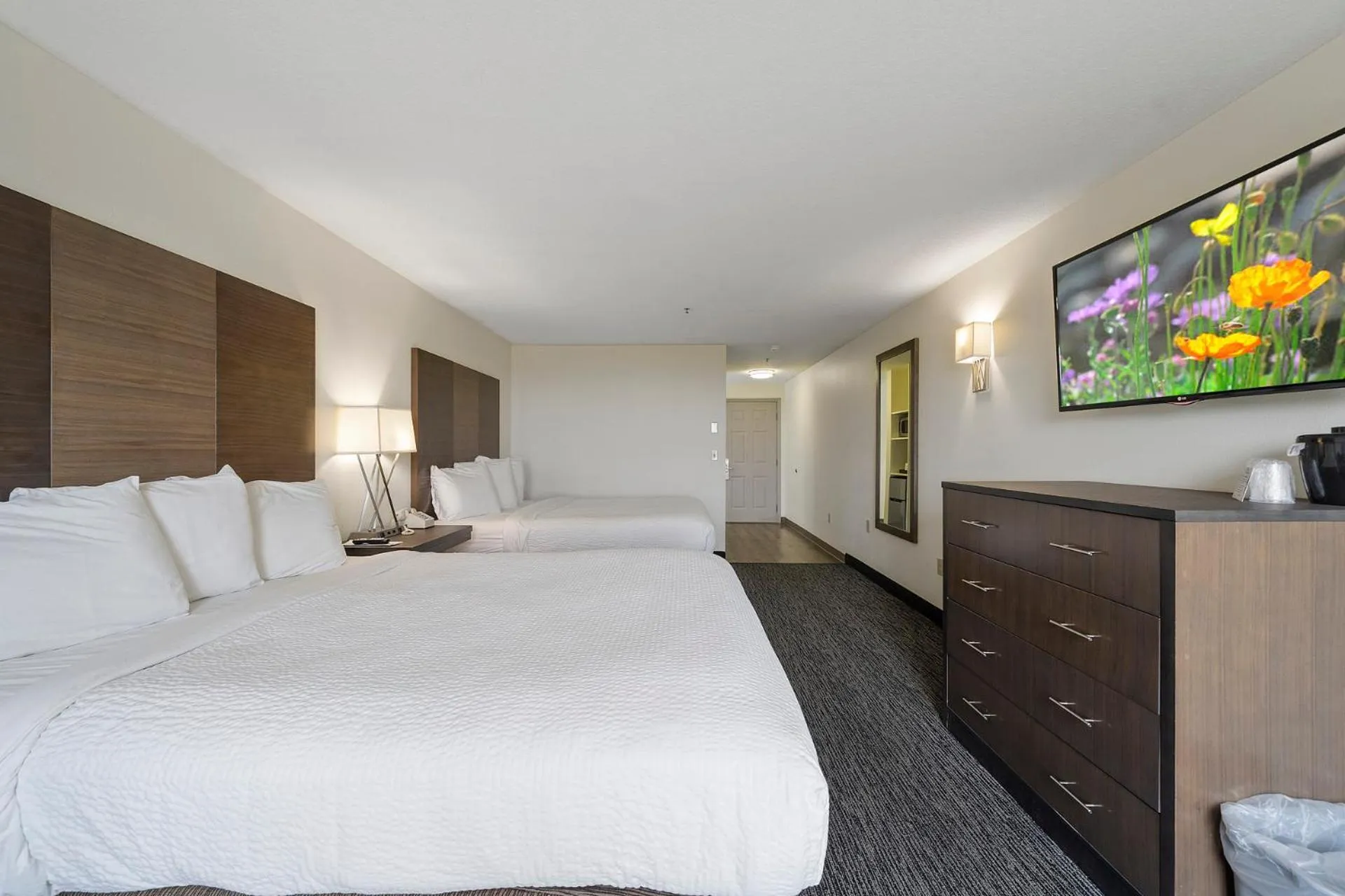 Queen Room with Two Queen Beds - No View in Oceanview Inn at the Arch