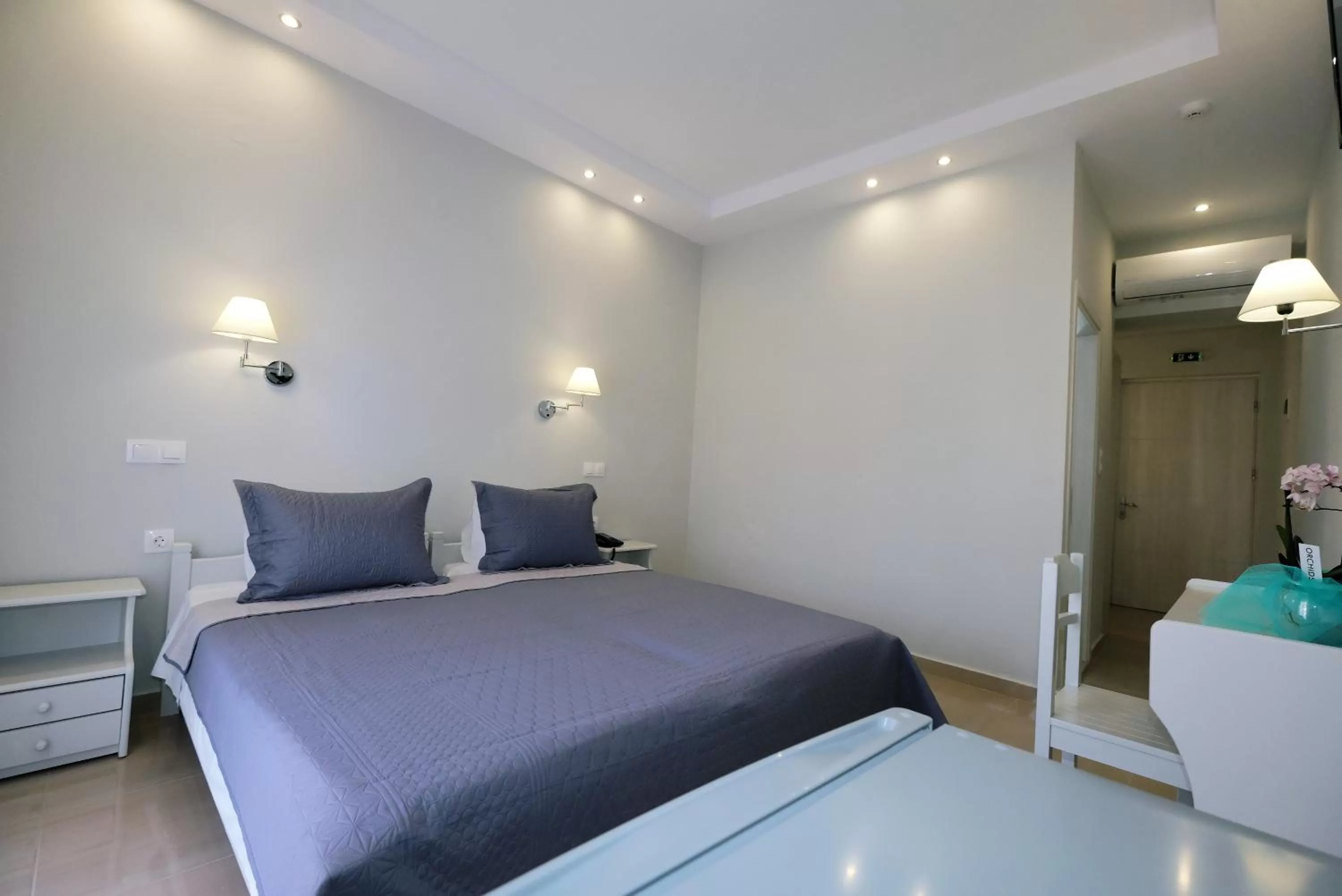 Twin Room with City View in Limnia Gi