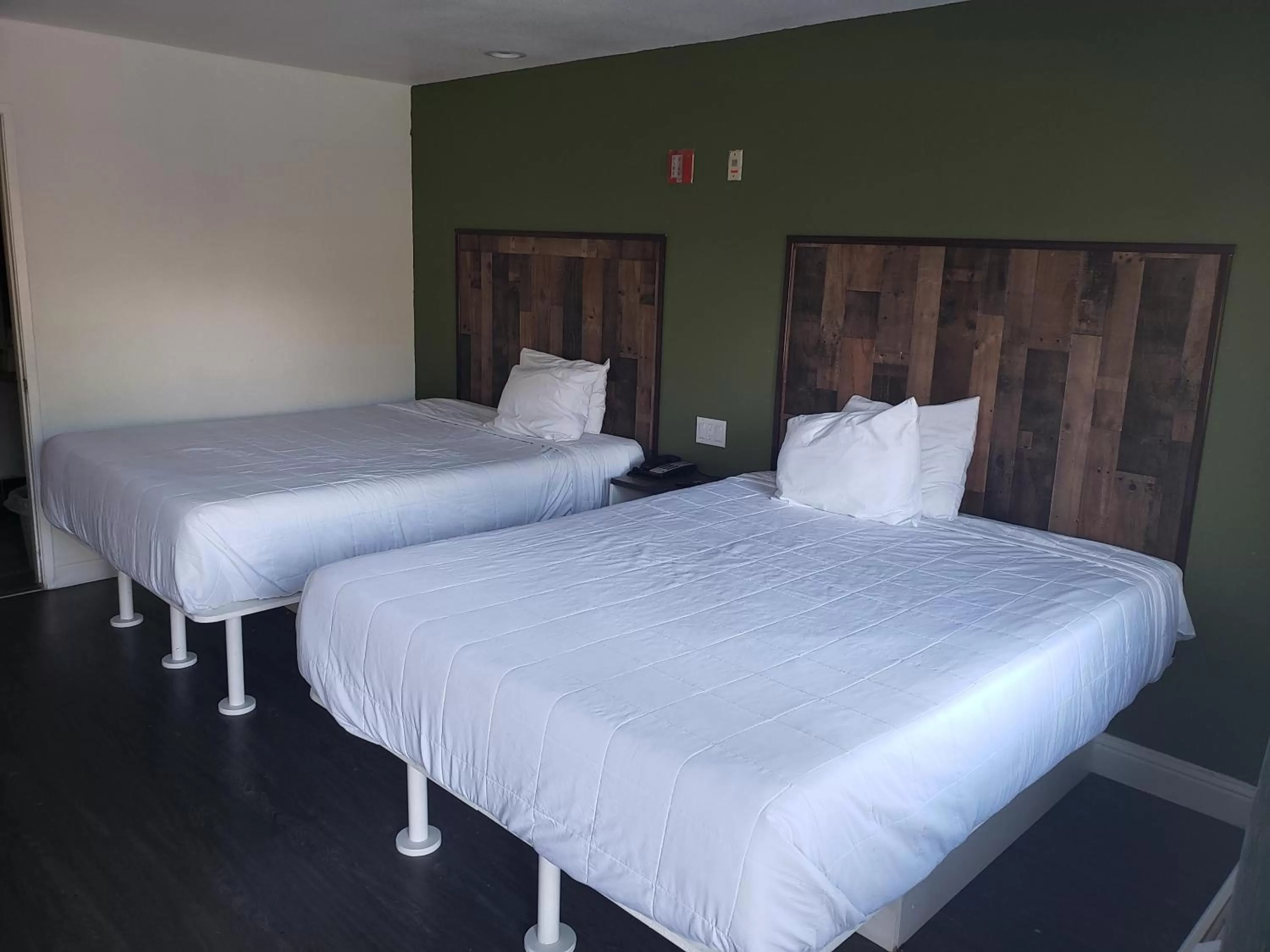Double Room - Smoking in University Inn Fresno