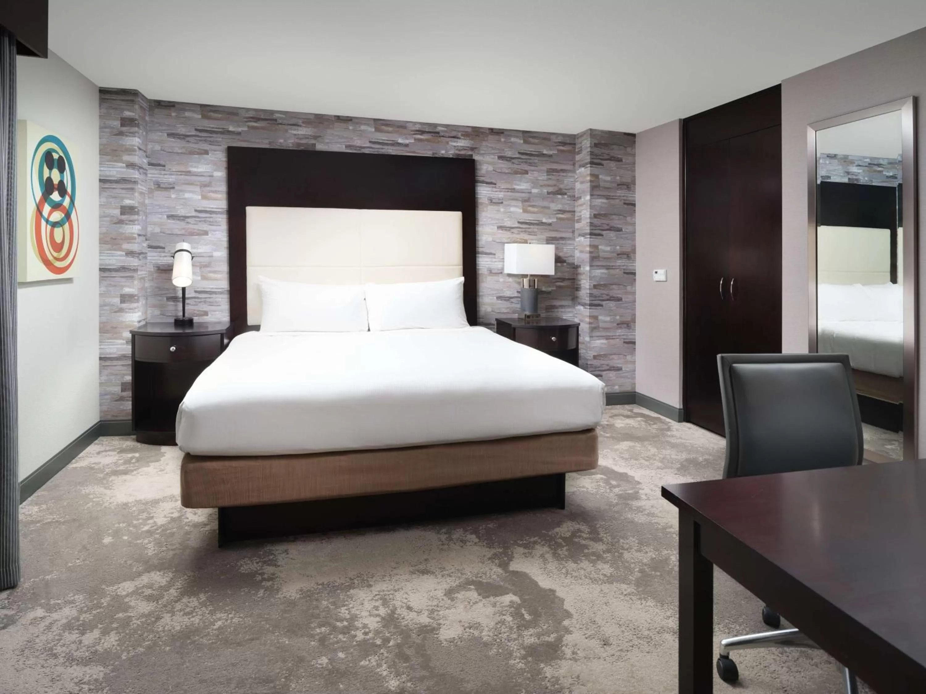 One-Bedroom King Suite with Tub - Accessible in DoubleTree by Hilton Hotel Chattanooga Downtown
