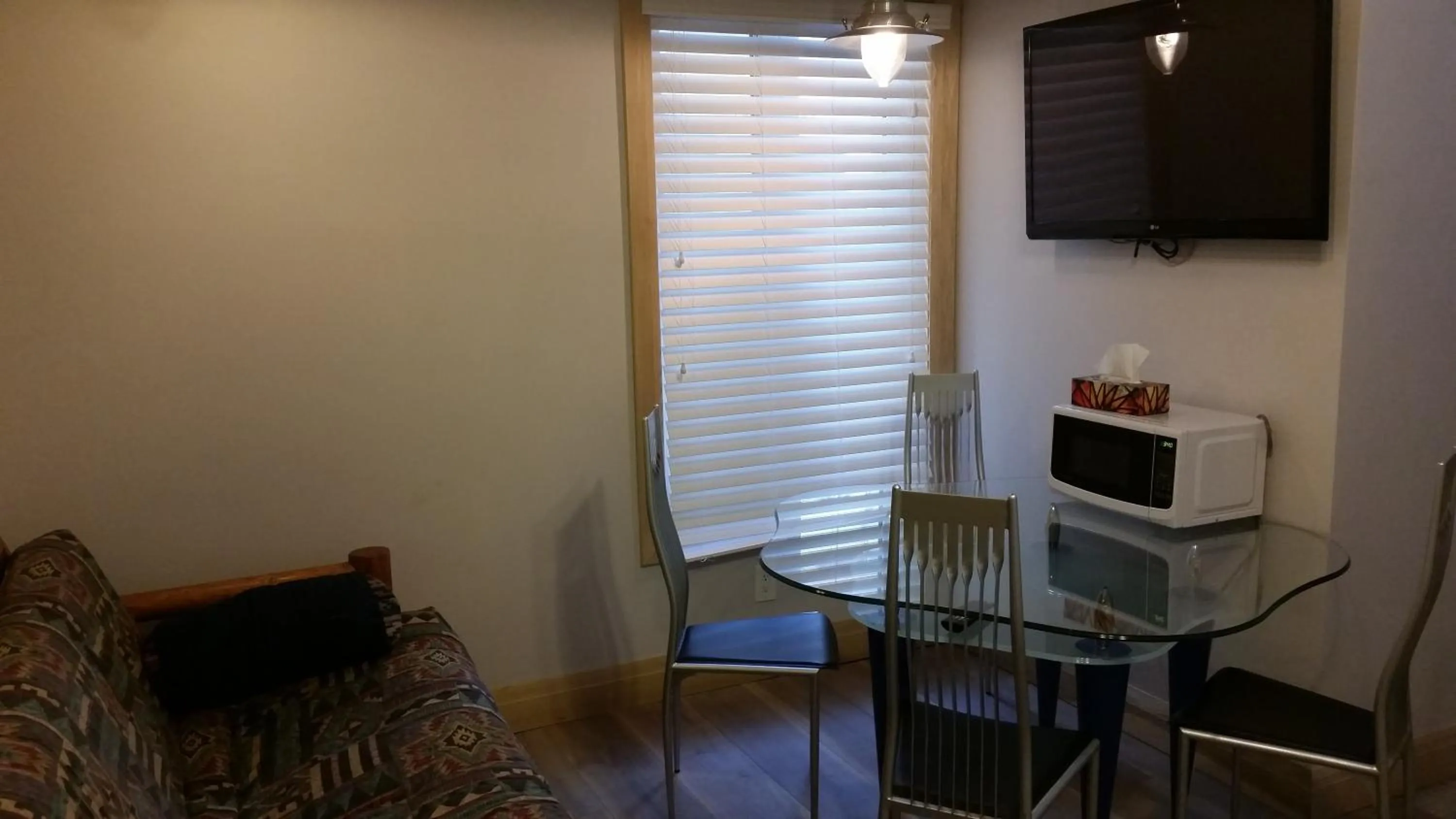 Apartment Suite (4 Adults) in Dragon Gate Inn