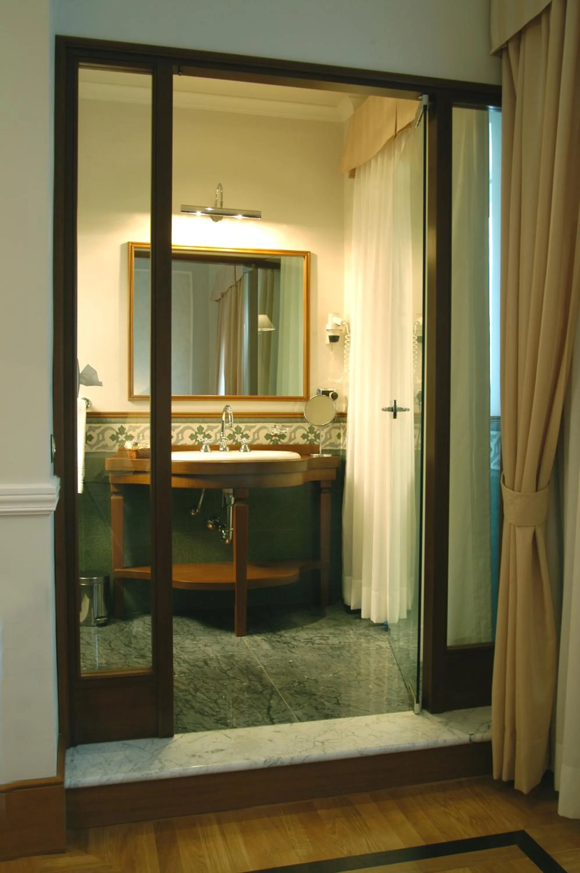 Comfort Double Room in Hotel Flora