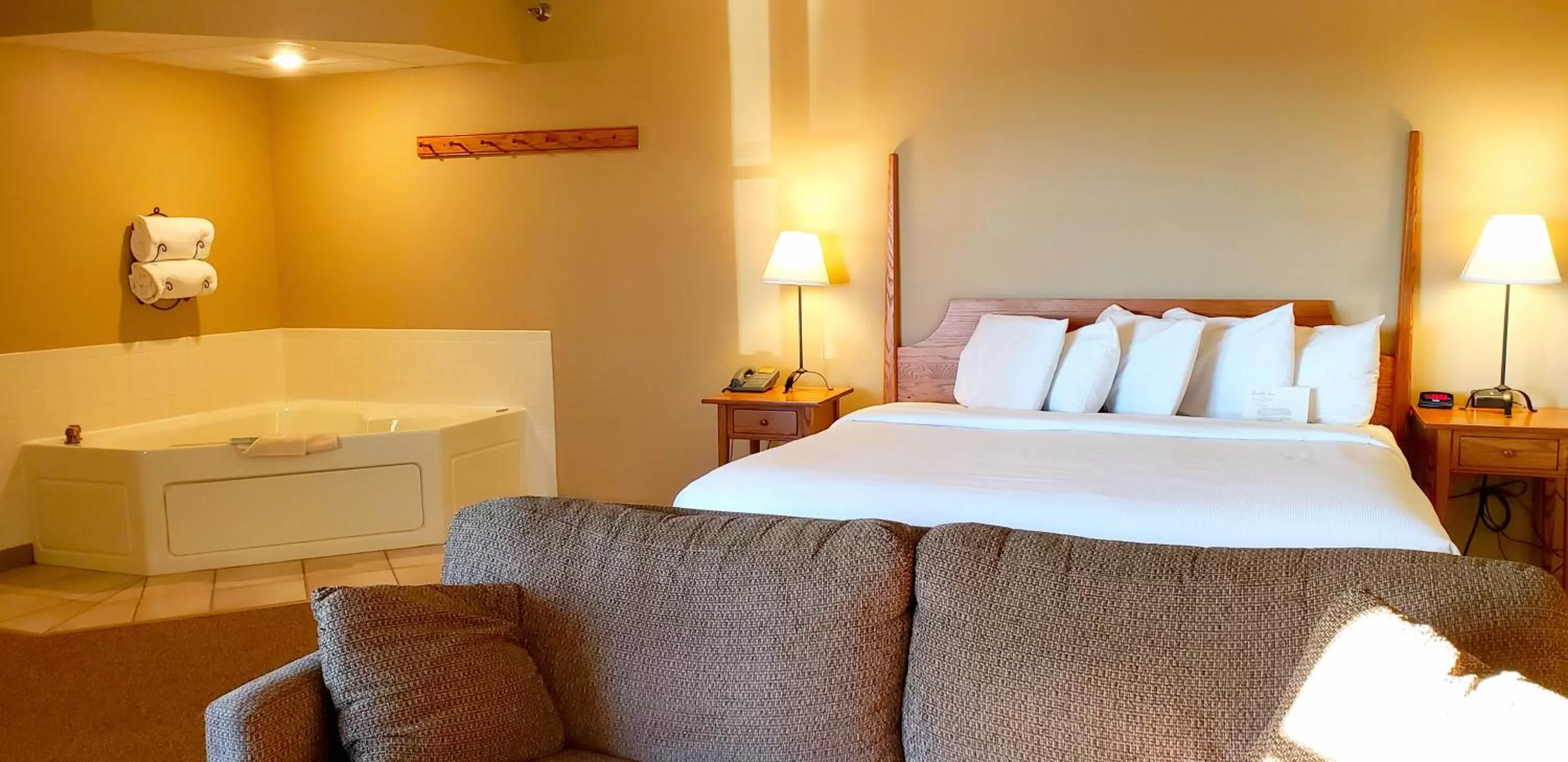 Deluxe King Room - Lower Level in Berlin Heritage Inn