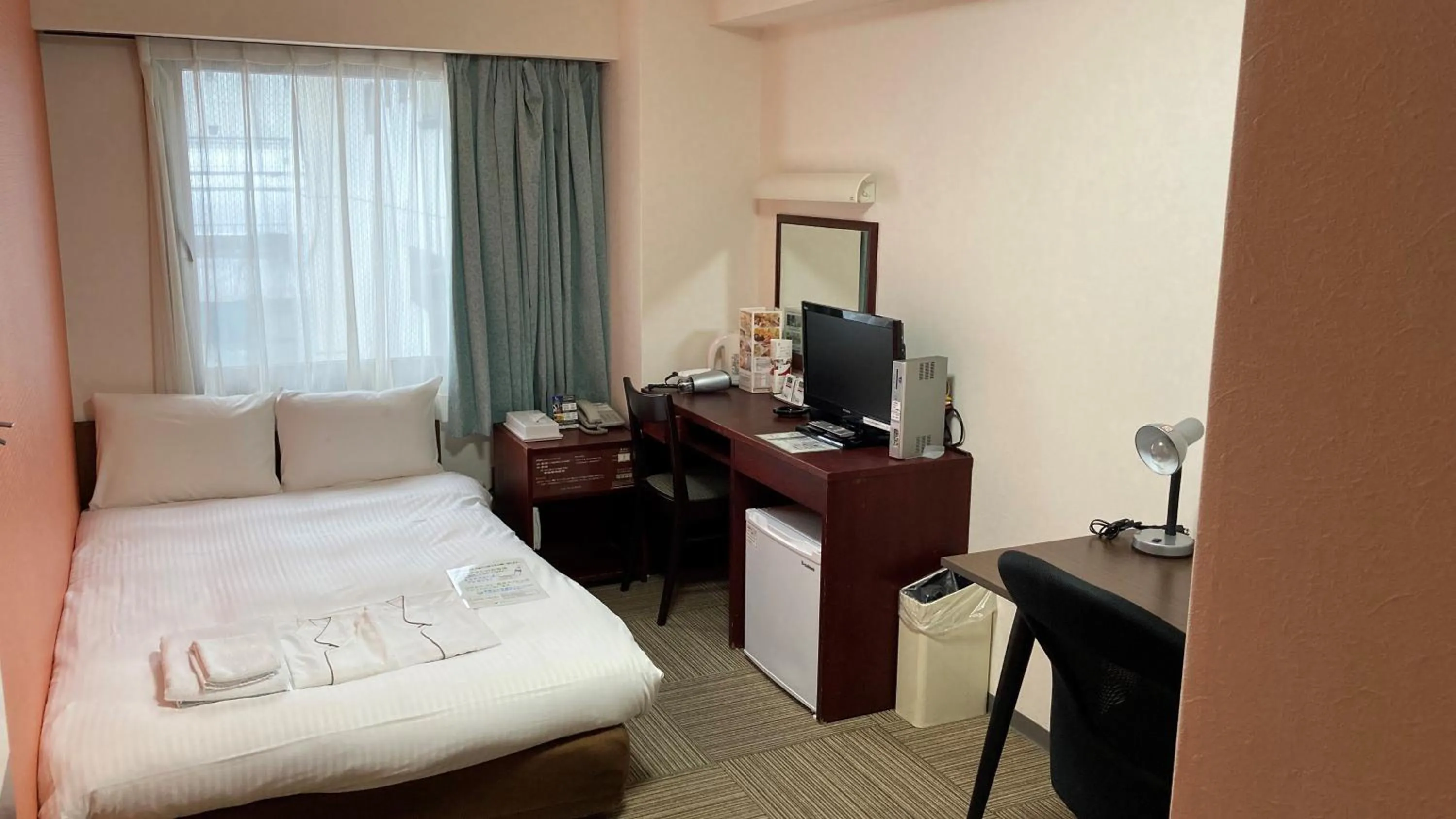 Double Room with Small Double Bed - single occupancy - Non-Smoking in Hotel Green Pacific