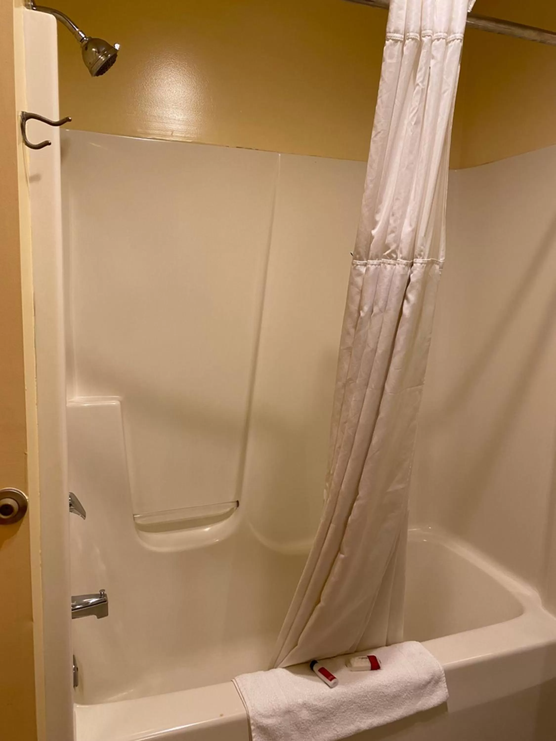 Double Room with Two Double Beds - Non-Smoking in Knights Inn & Suites Dublin