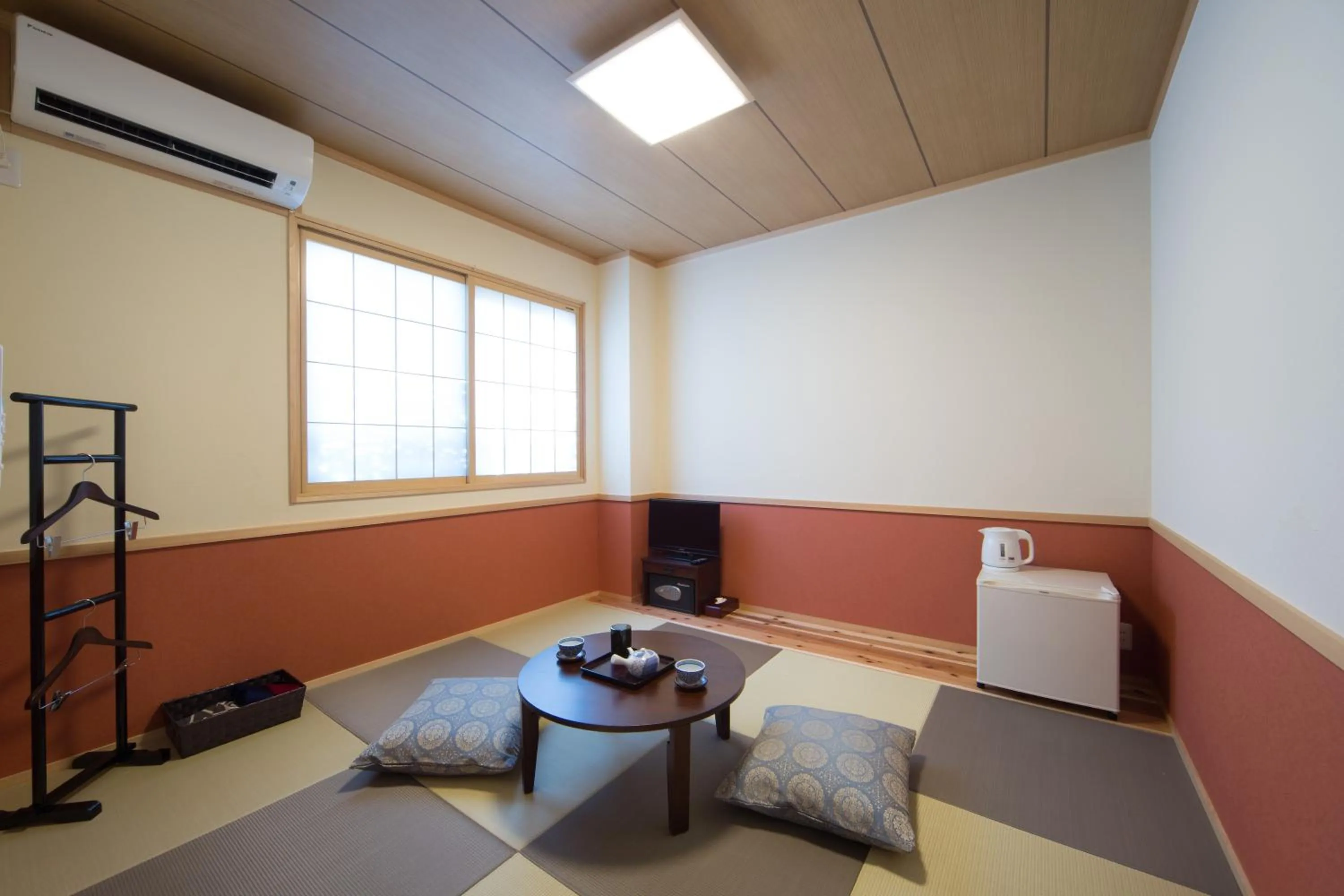 Japanese-Style Twin Room in Ebisu Ryokan