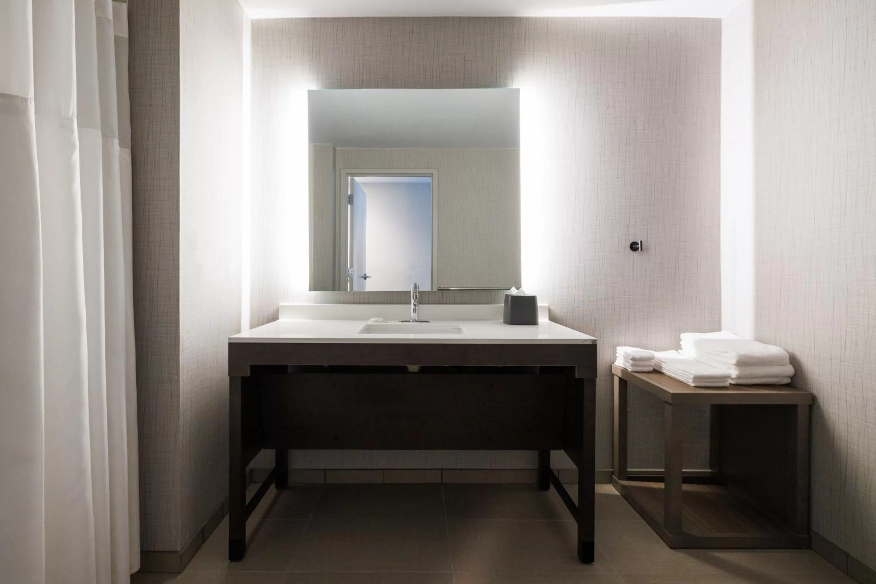 King Suite with Accessible Shower - Disability Access in Hyatt Place San Carlos