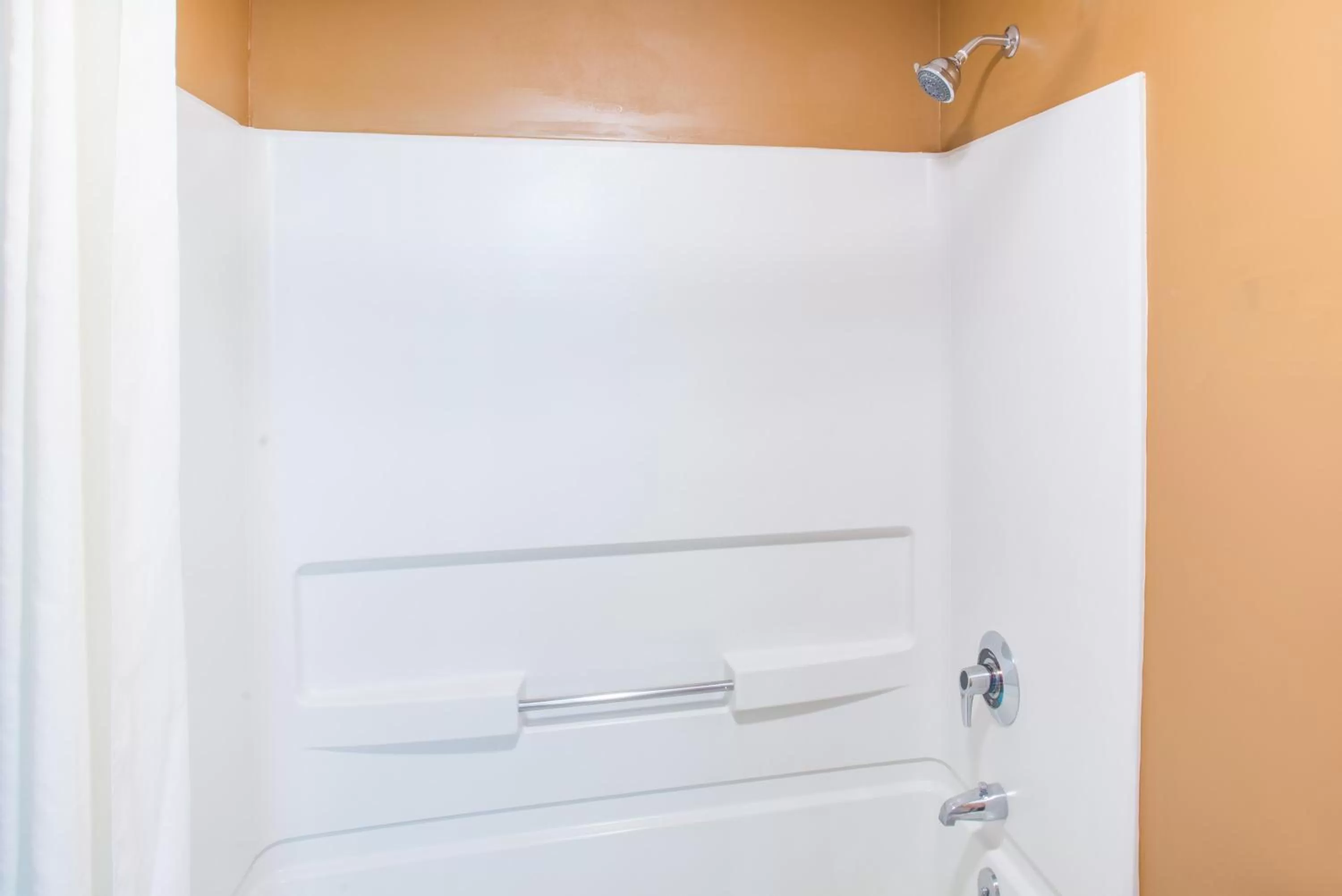 Queen Studio - Non Smoking in Super 8 by Wyndham Plattsburgh