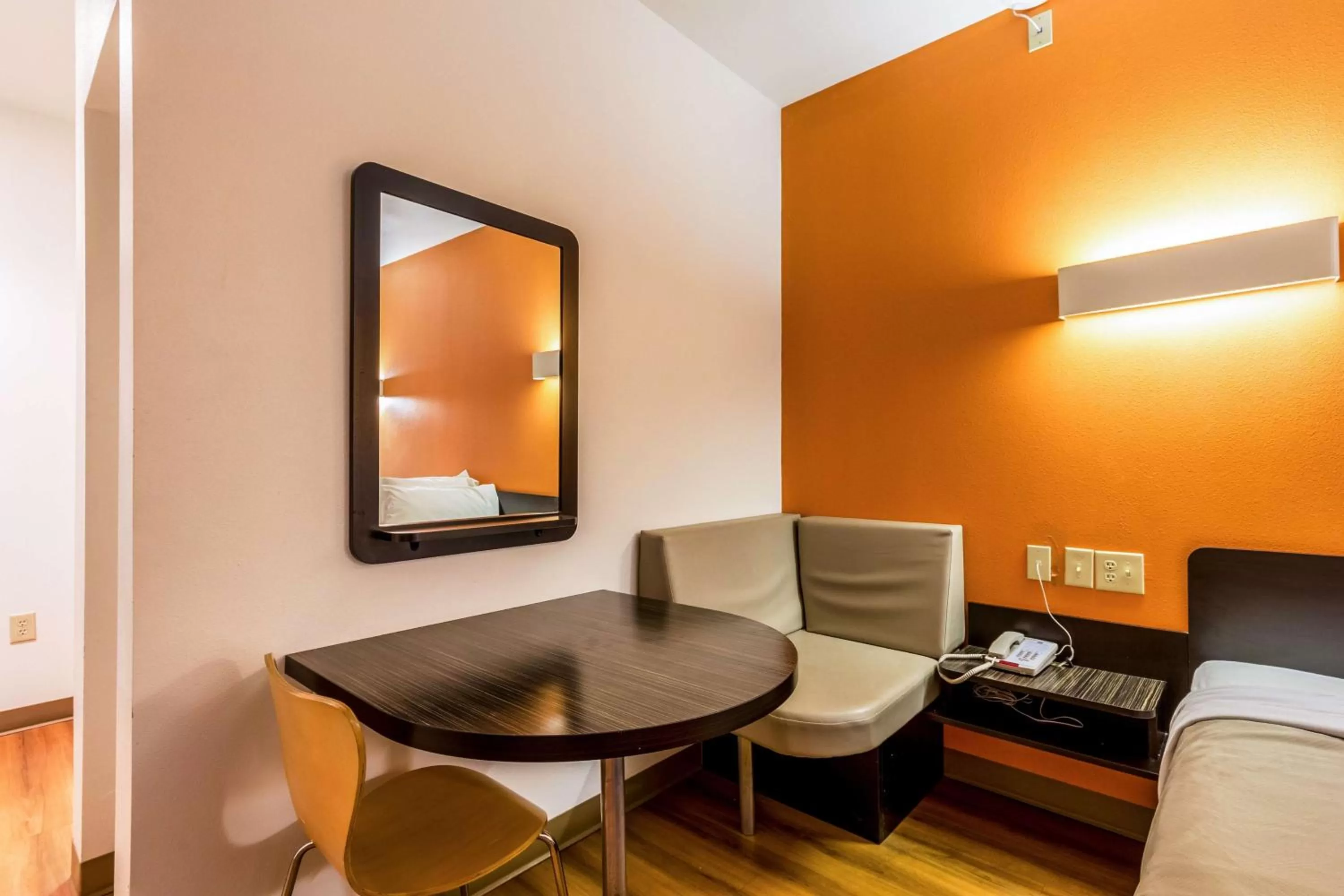 Queen Room with Two Queen Beds - Non-Smoking in Motel 6-Jourdanton, TX